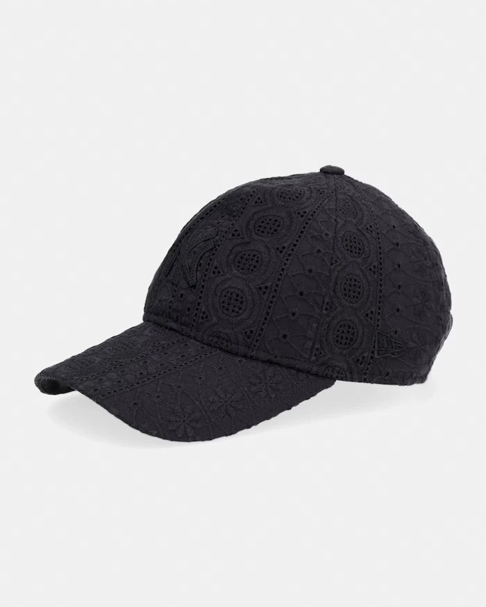 New Era pamuklu vizörlü şapka BRODERIE 920 NYY