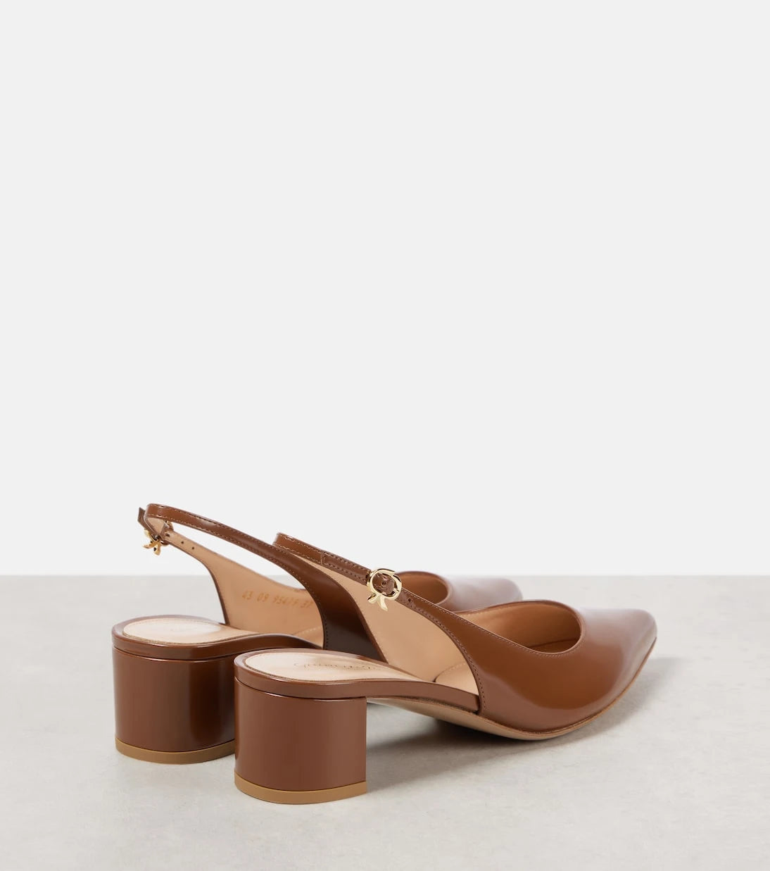 Gianvito Rossi - 45 leather slingback pumps