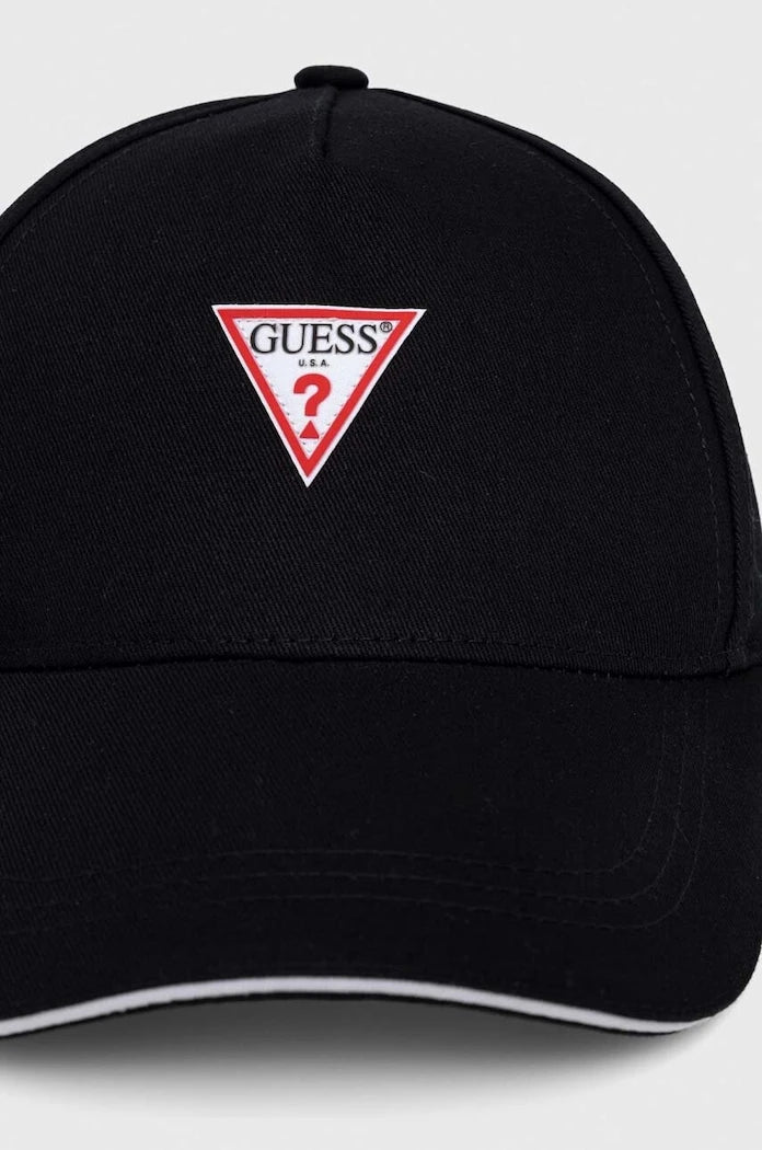 Памучна шапка с козирка Guess