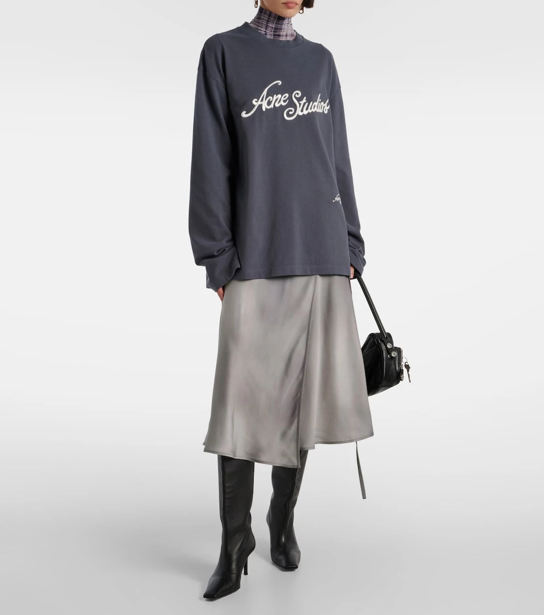 Acne Studios - تنورة ساتان ملفوفة