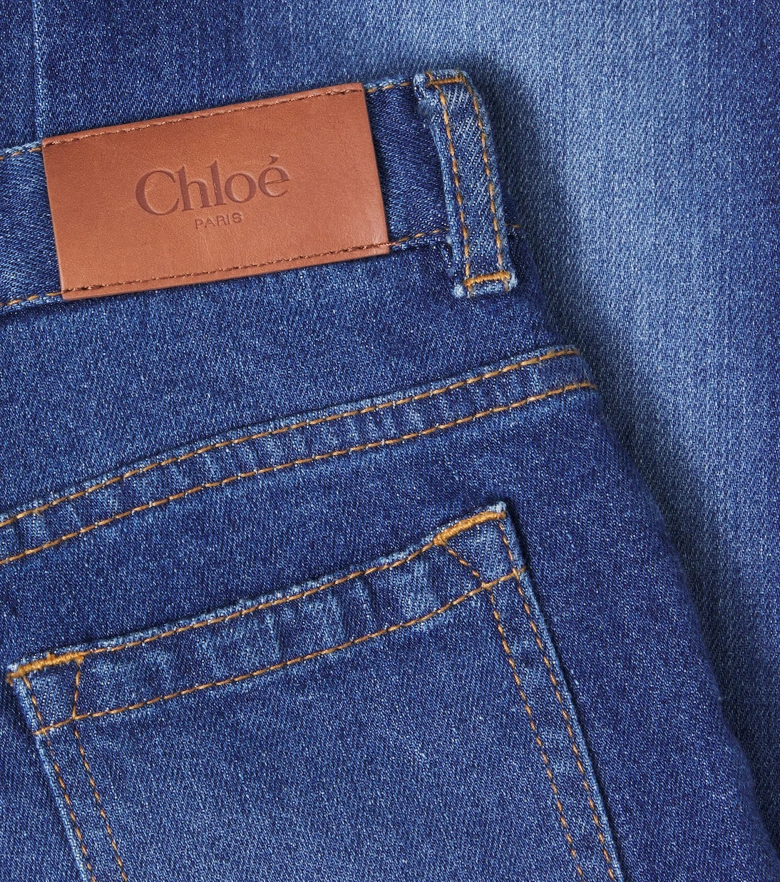 Chloé Kids - جينز بقصة ساق واسعة وخصر متوسط الارتفاع