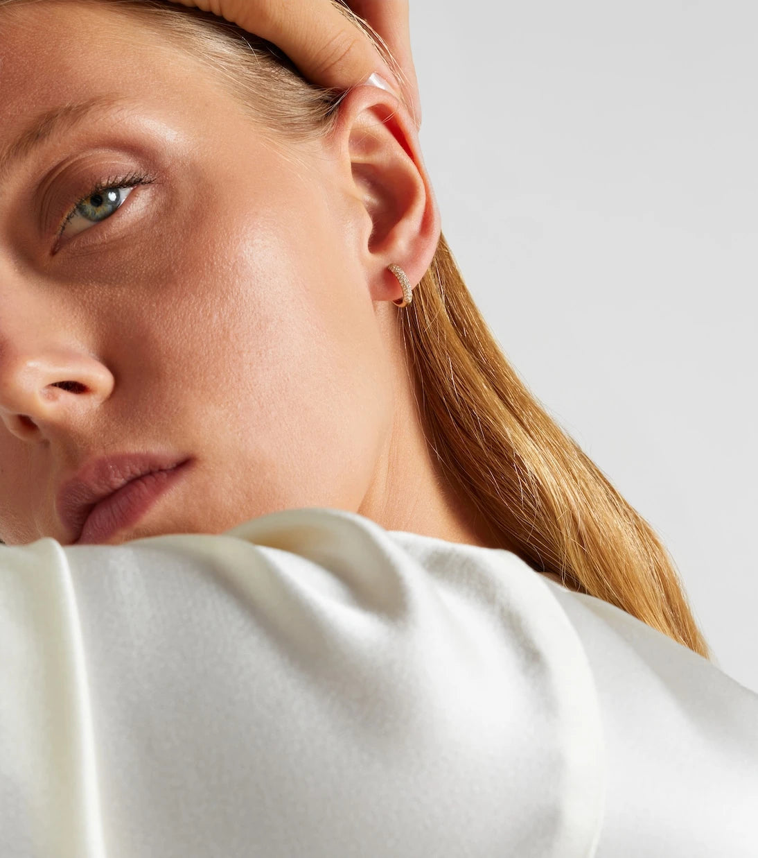 Stone and Strand - Essential 14kt gold hoop earrings with diamonds