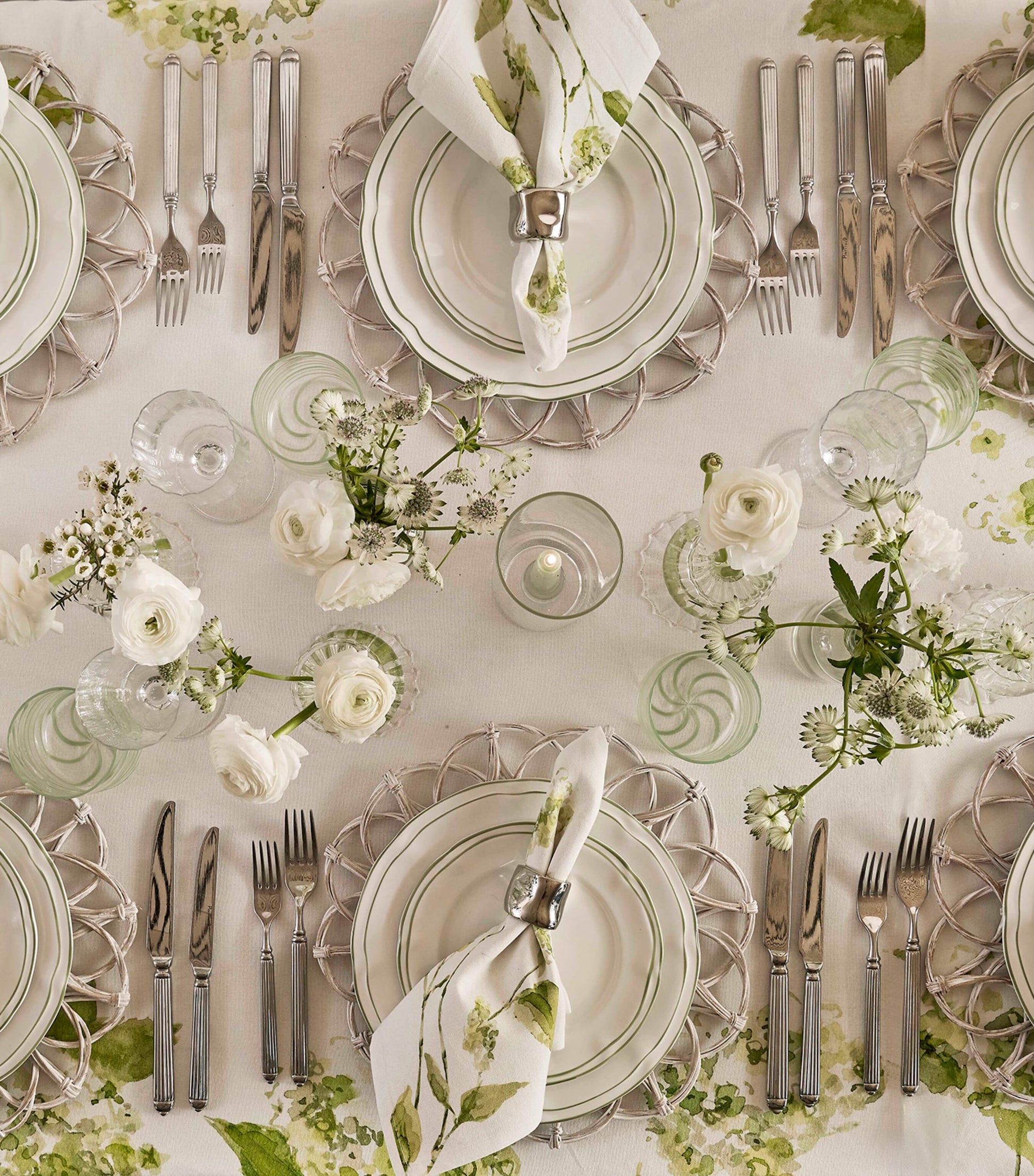 Maison Margaux x Mary-Clare The Hydrangea Tablecloth (235cm x 335cm)