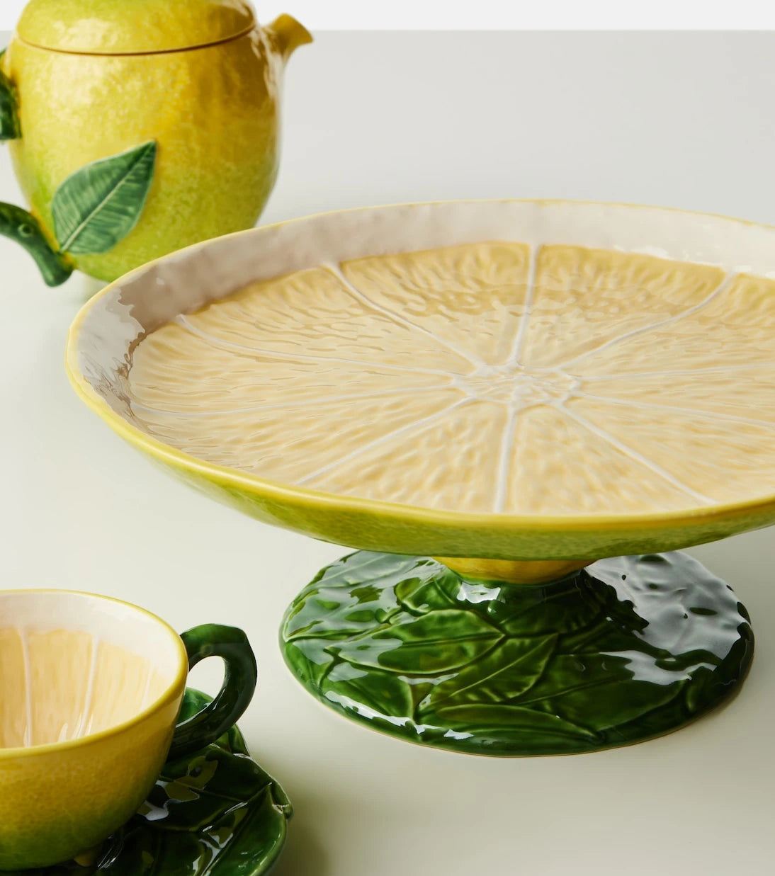 Bordallo Pinheiro - Lemon ceramic cake stand