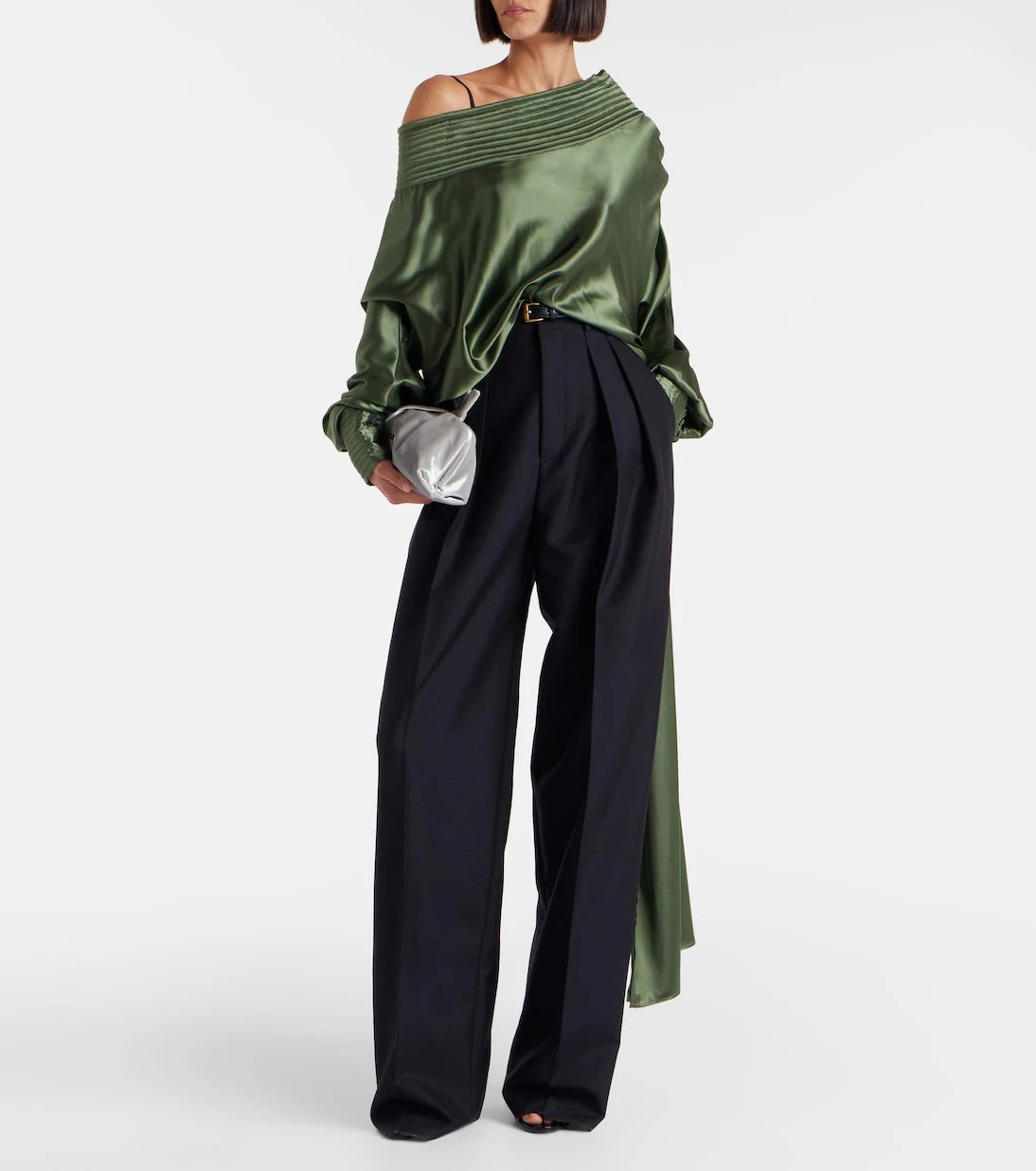Aquazzura - Bow Tie velvet clutch