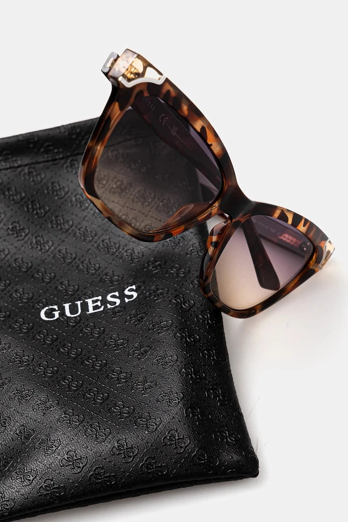 Слънчеви очила Guess