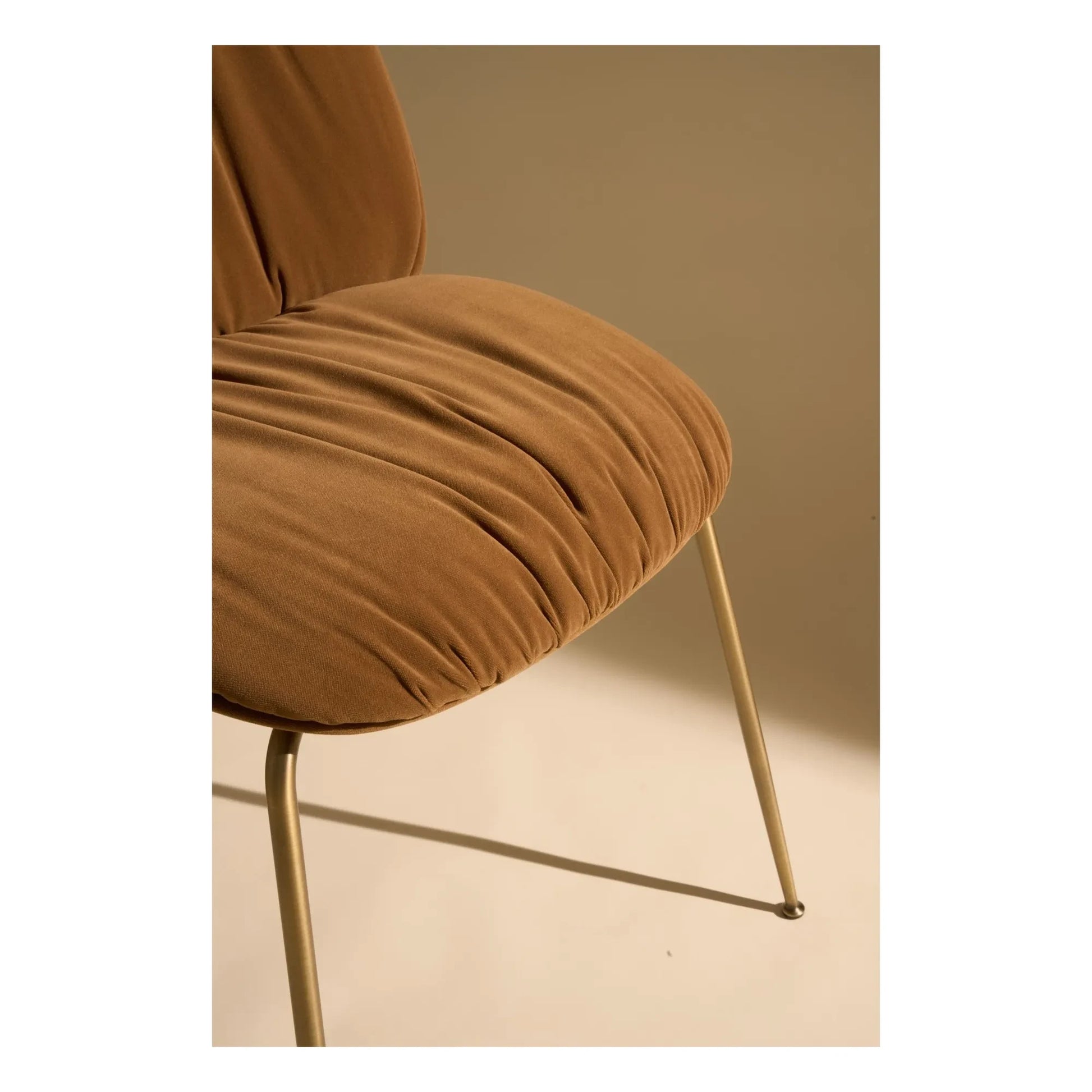 Gubi - Beetle Soft chair, Gamfratesi | Caramel