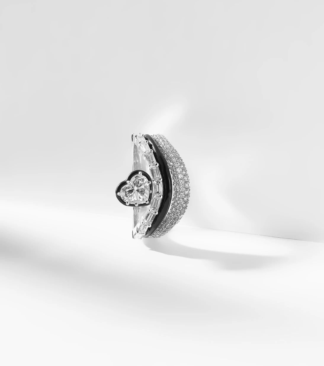 Kamyen - Art Deco Heart 18kt white gold ring with diamonds