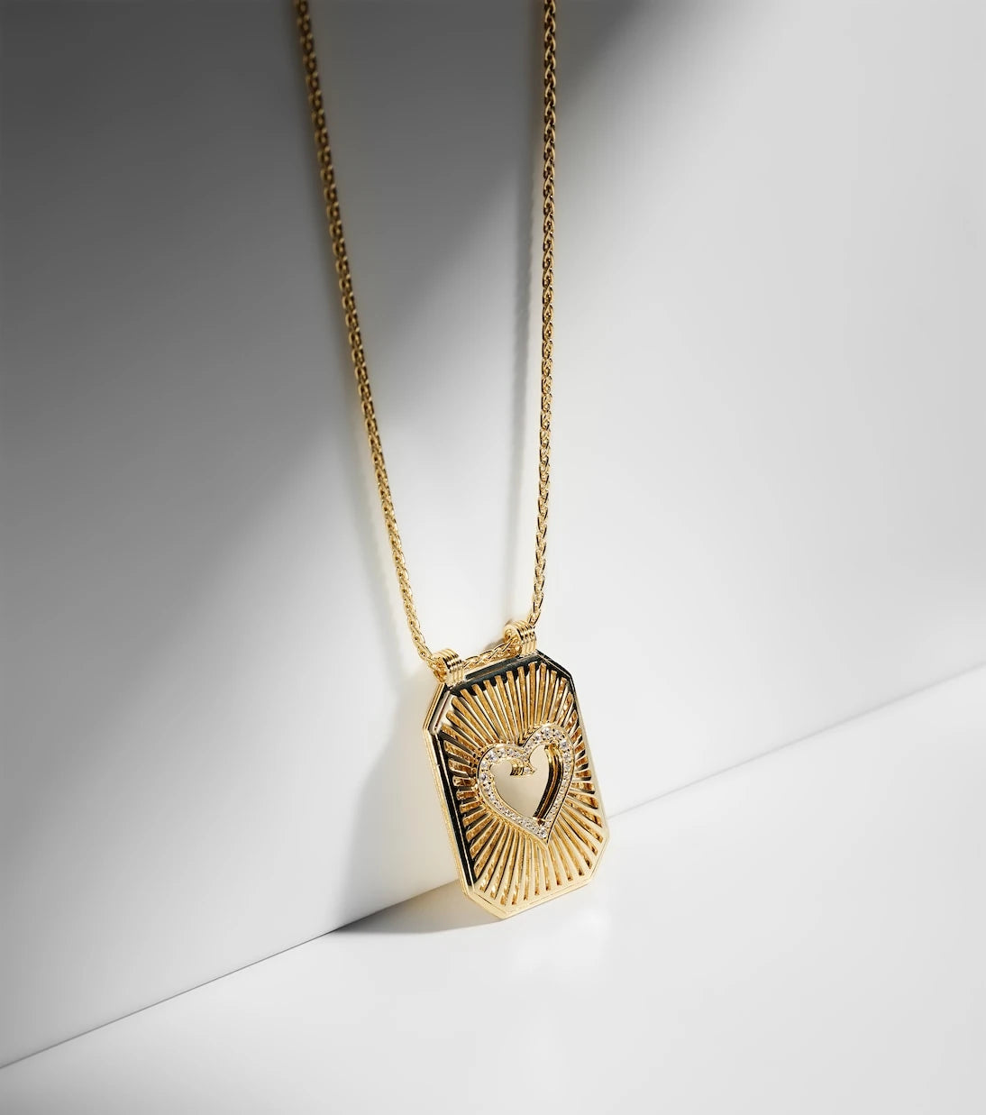 Marie Lichtenberg - Heart 18kt gold pendant necklace with diamonds