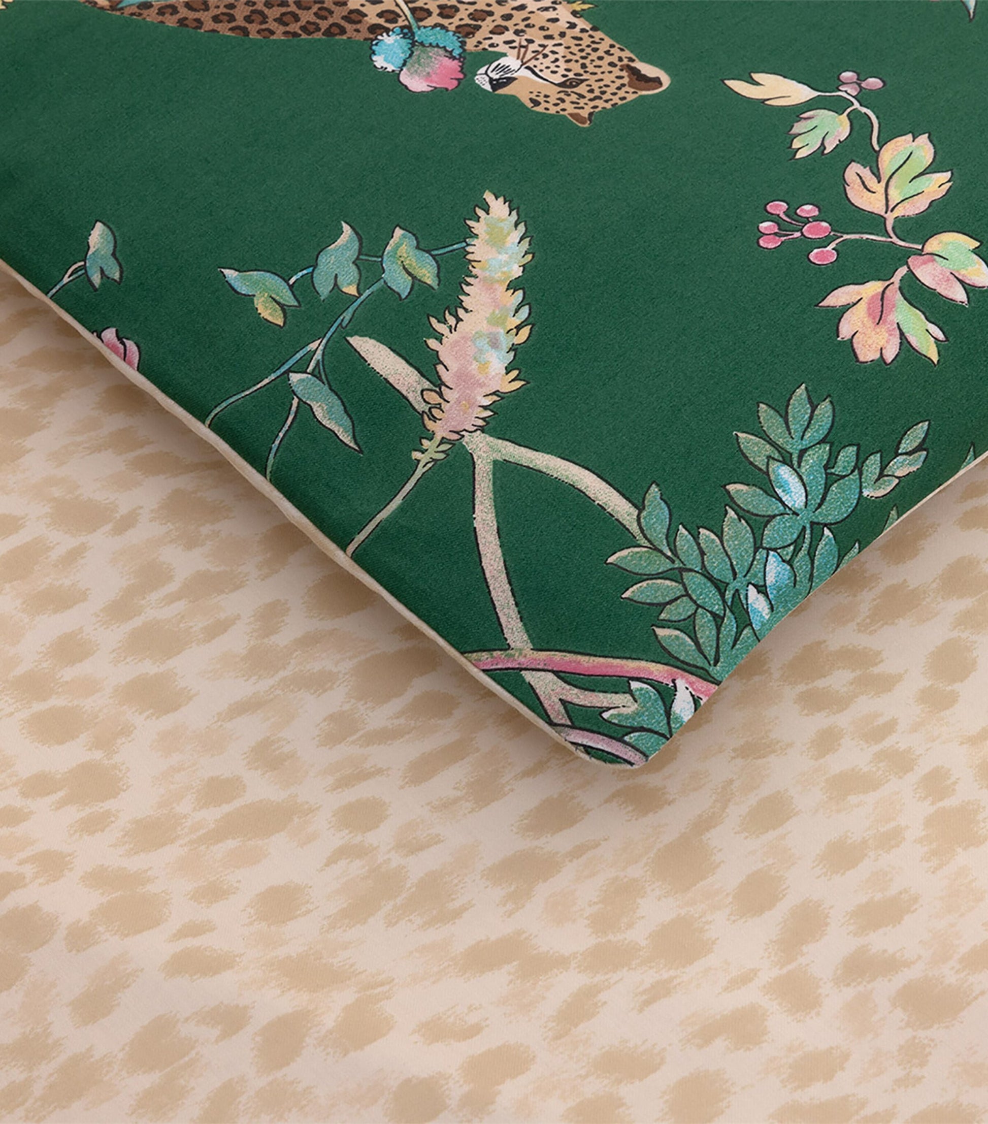 Contes Double Duvet Cover (200cm x 200cm)