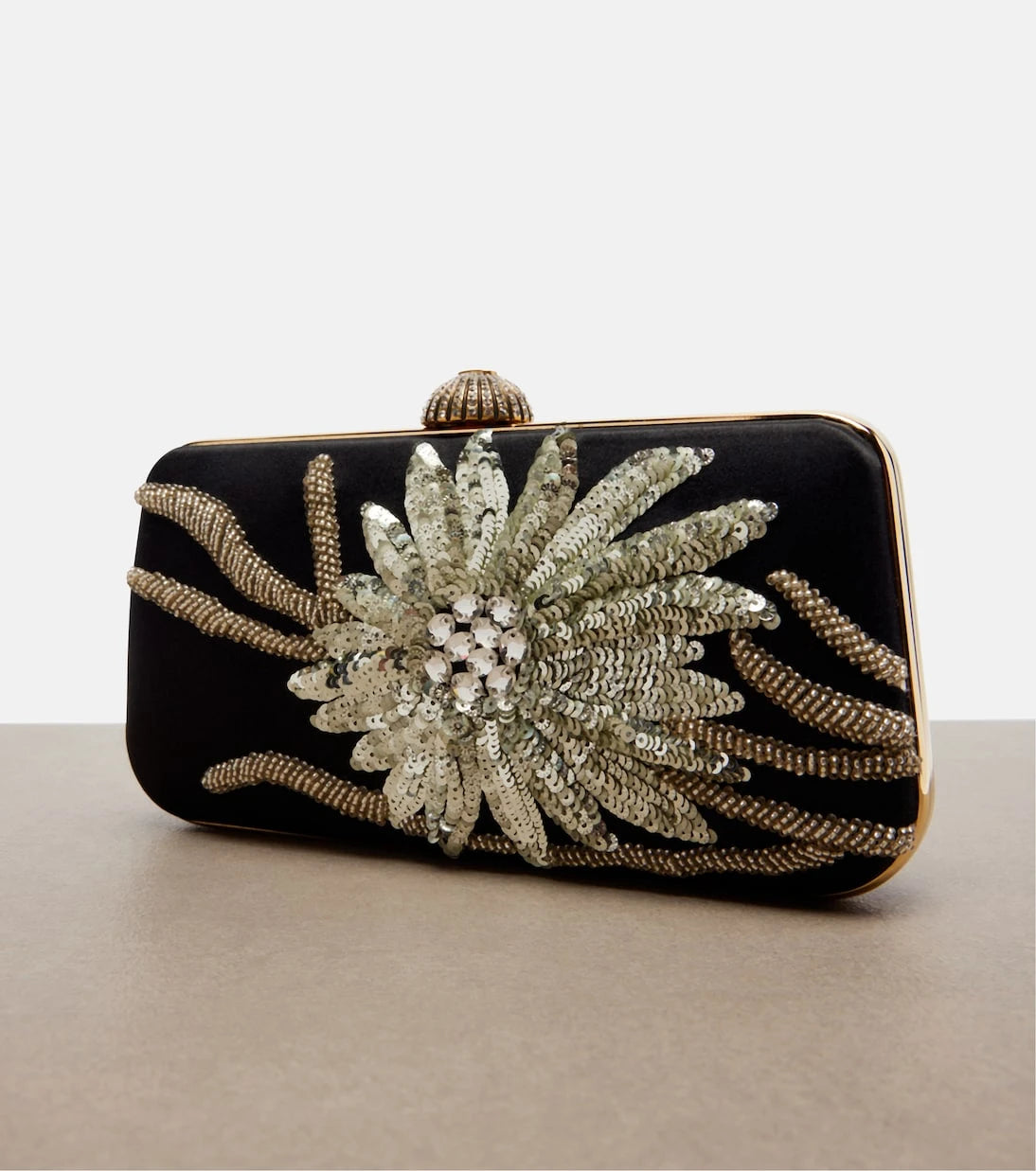 Valentino Garavani - Carry Secrets embellished clutch