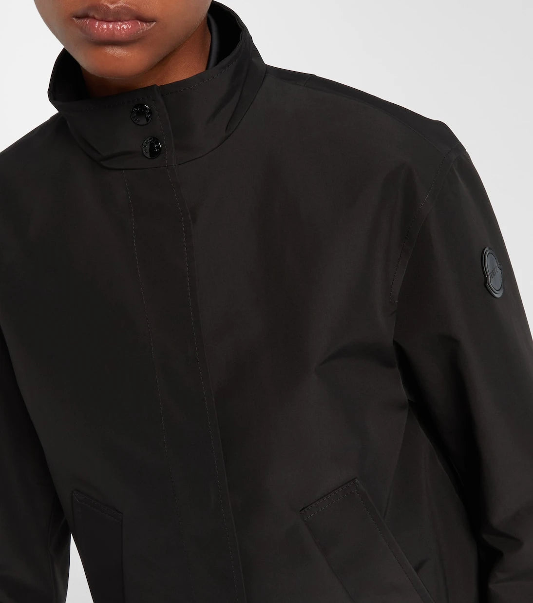 Moncler Genius - جاكيت كروفانه المنتفخ بتصميم إي إي 72 من إدوارد إنينفول