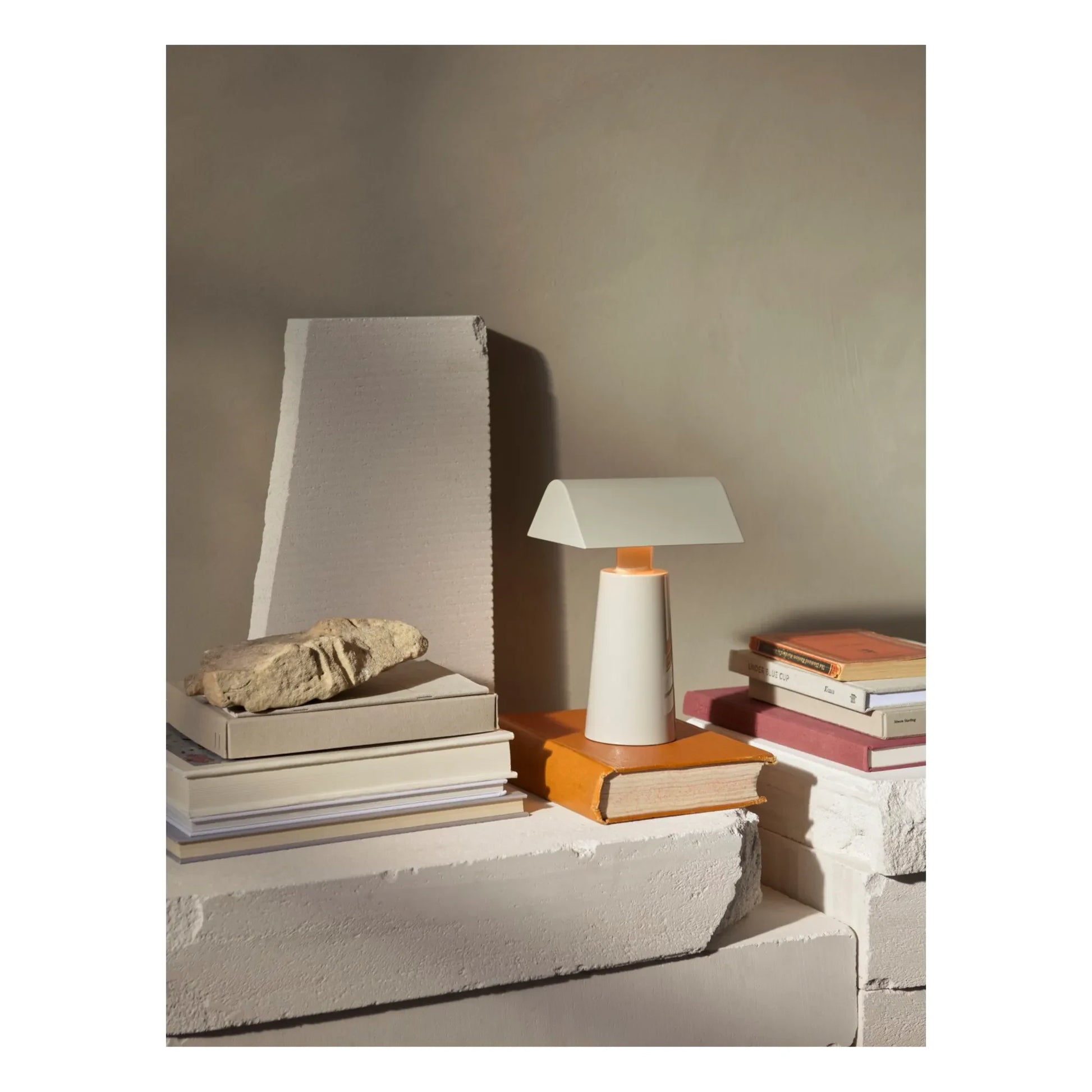 & Tradition - Caret MF1 Portable Lamp | Dark grey