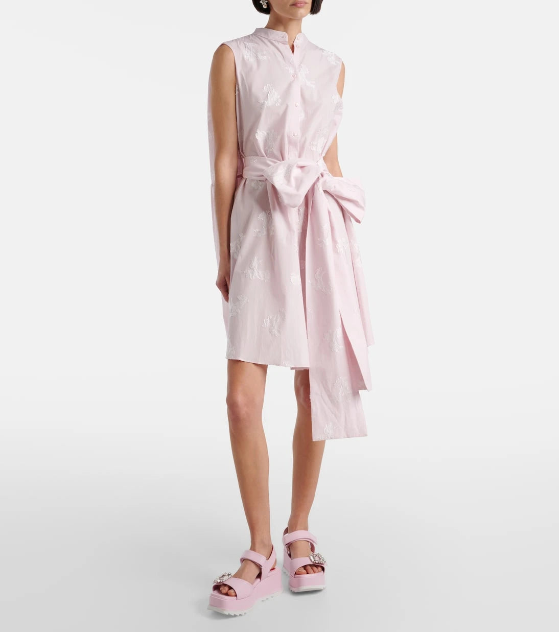 Roger Vivier - صنادل جلدية مزينة بكعب بلاتفورم