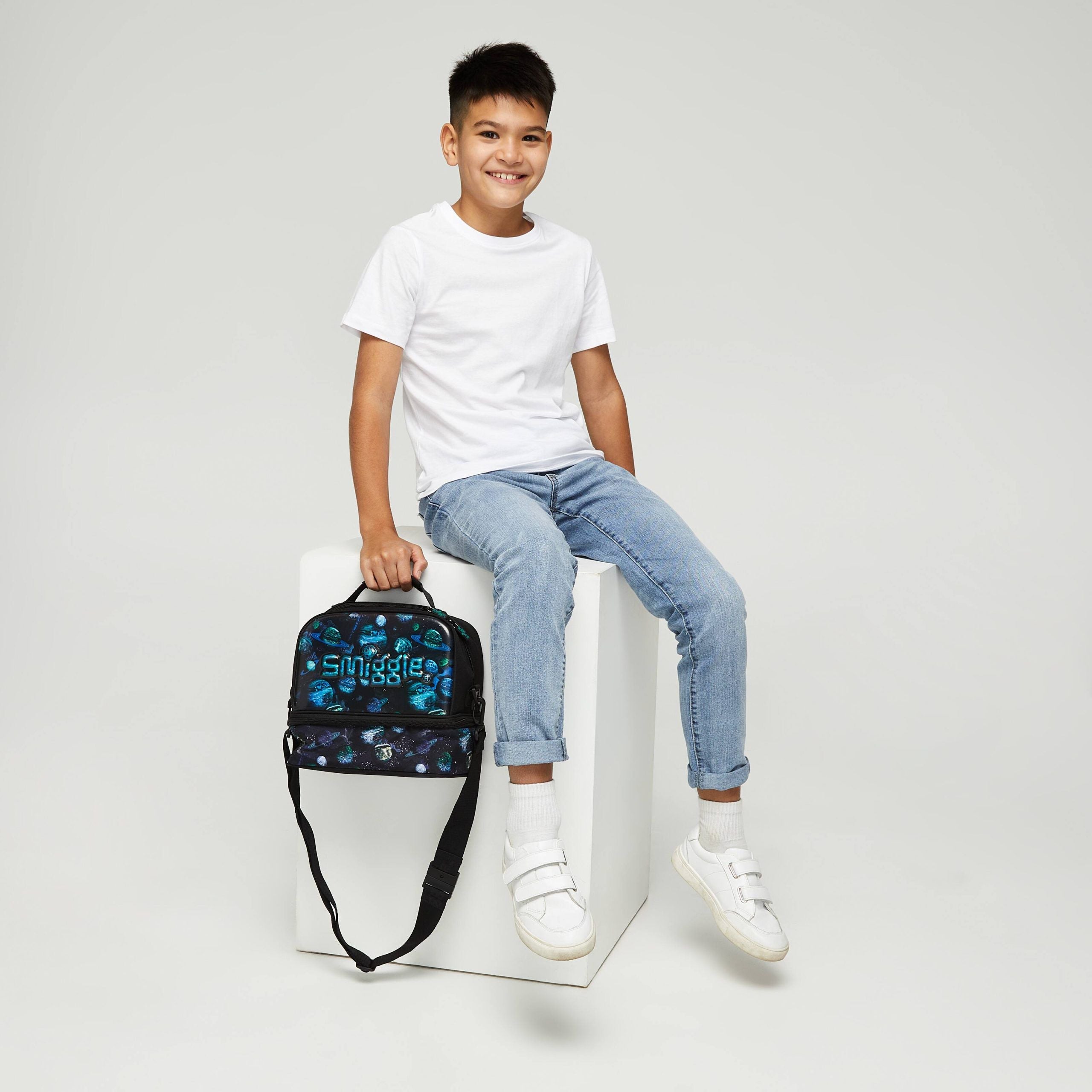 Smiggle - Mirage Sert Kapaklı Öğle Yemeği Çantası