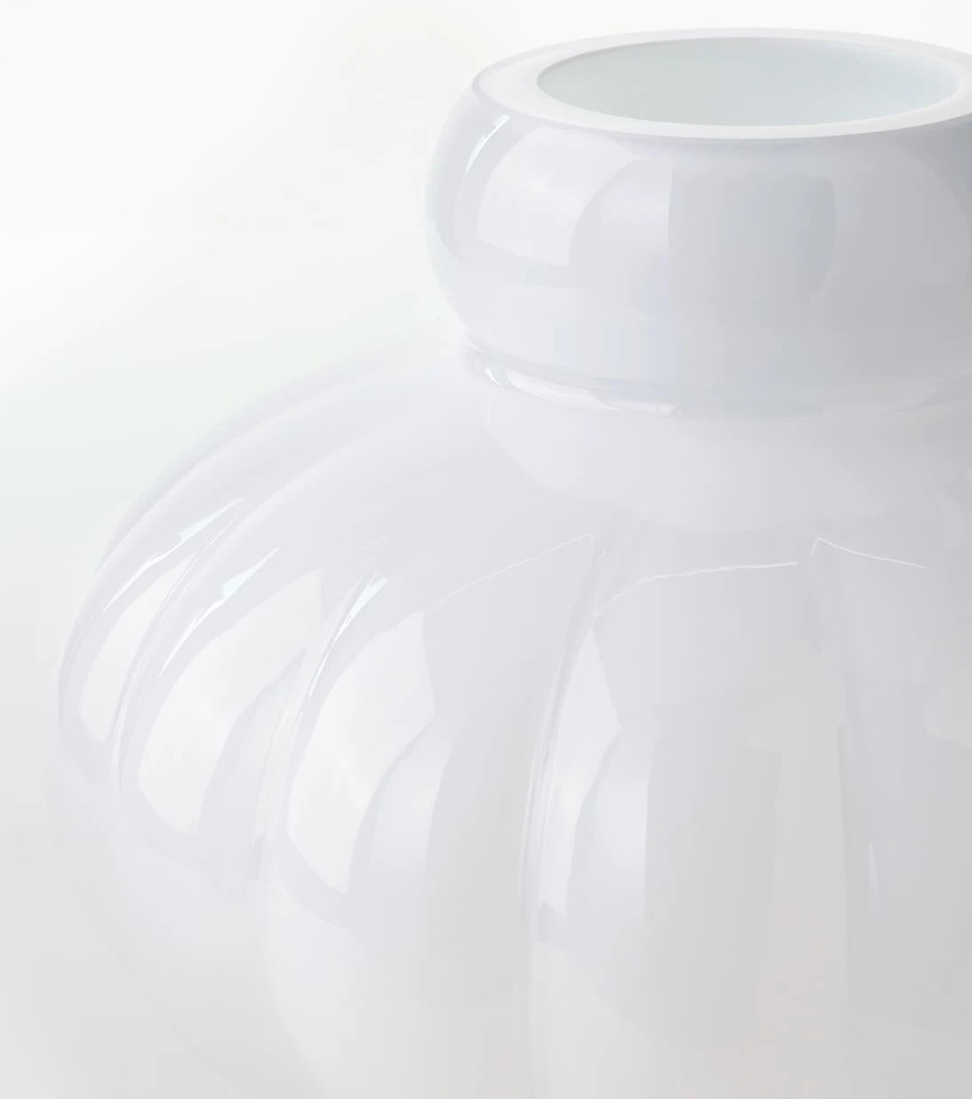 Louise Roe - Balloon 08 glass vase