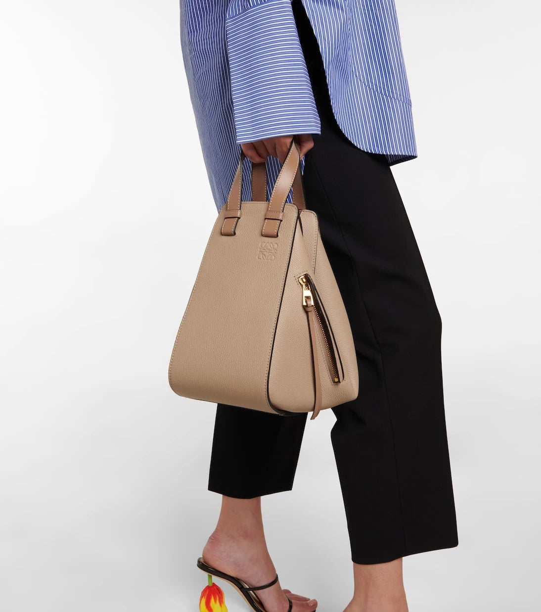 Loewe - حقيبة كتف Hammock Small جلد