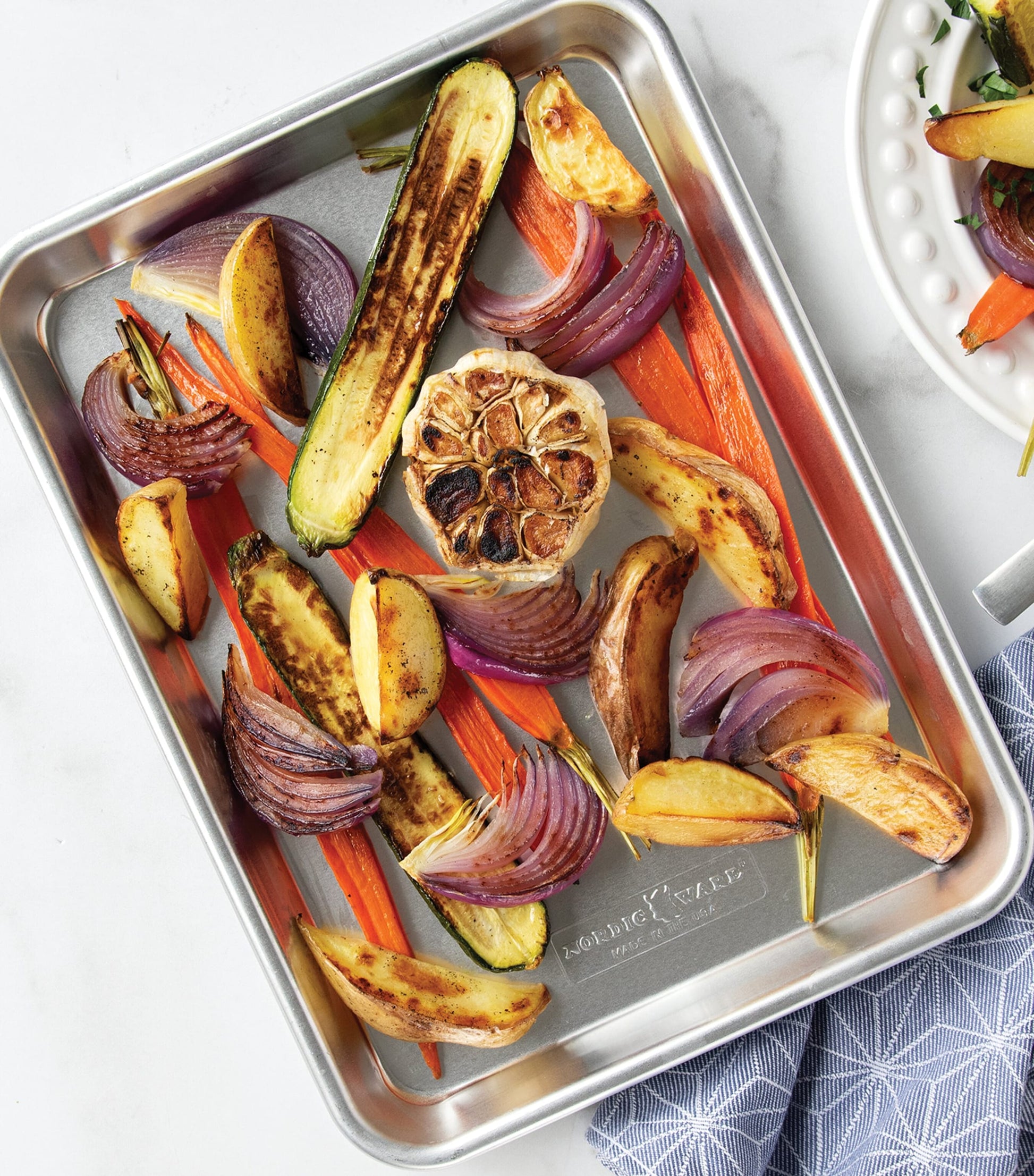 Nordic Ware Aluminium Naturals Quarter Sheet (24.4cm x 33cm)