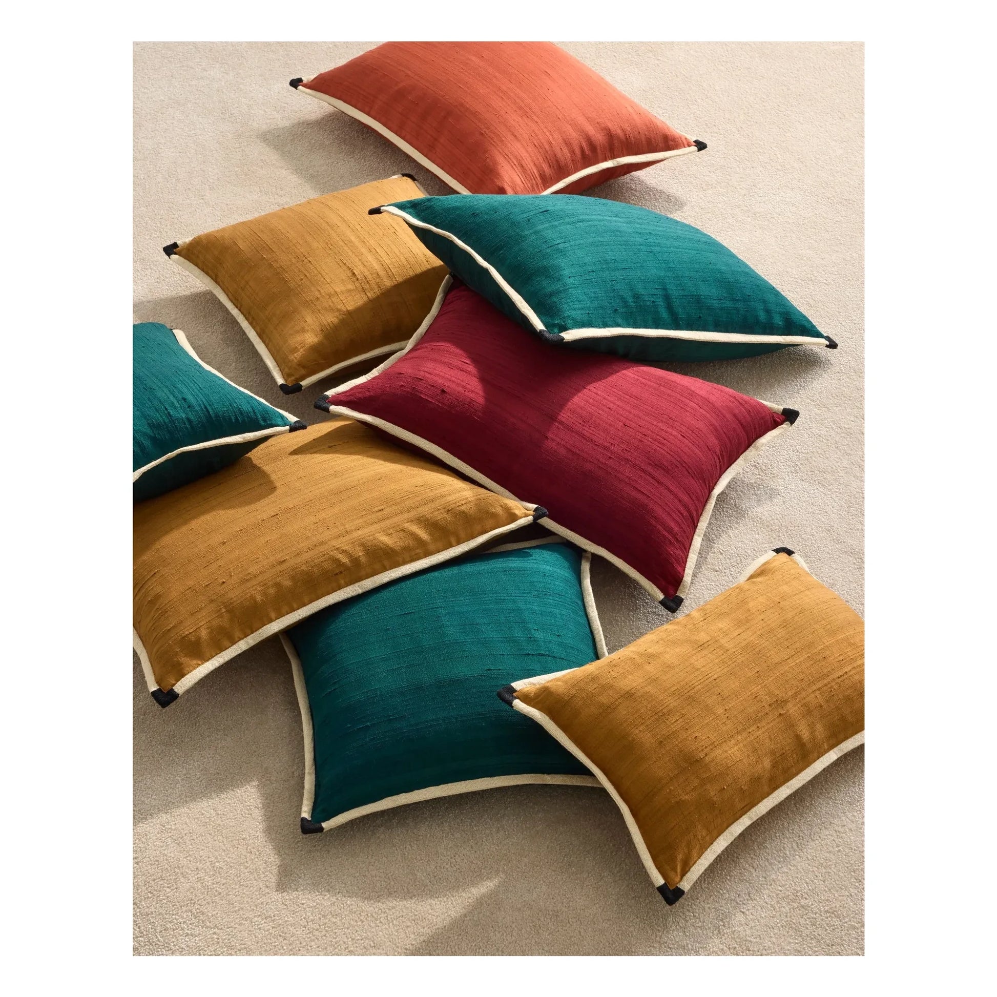 Maison Sarah Lavoine - Séquence silk cushion | Red