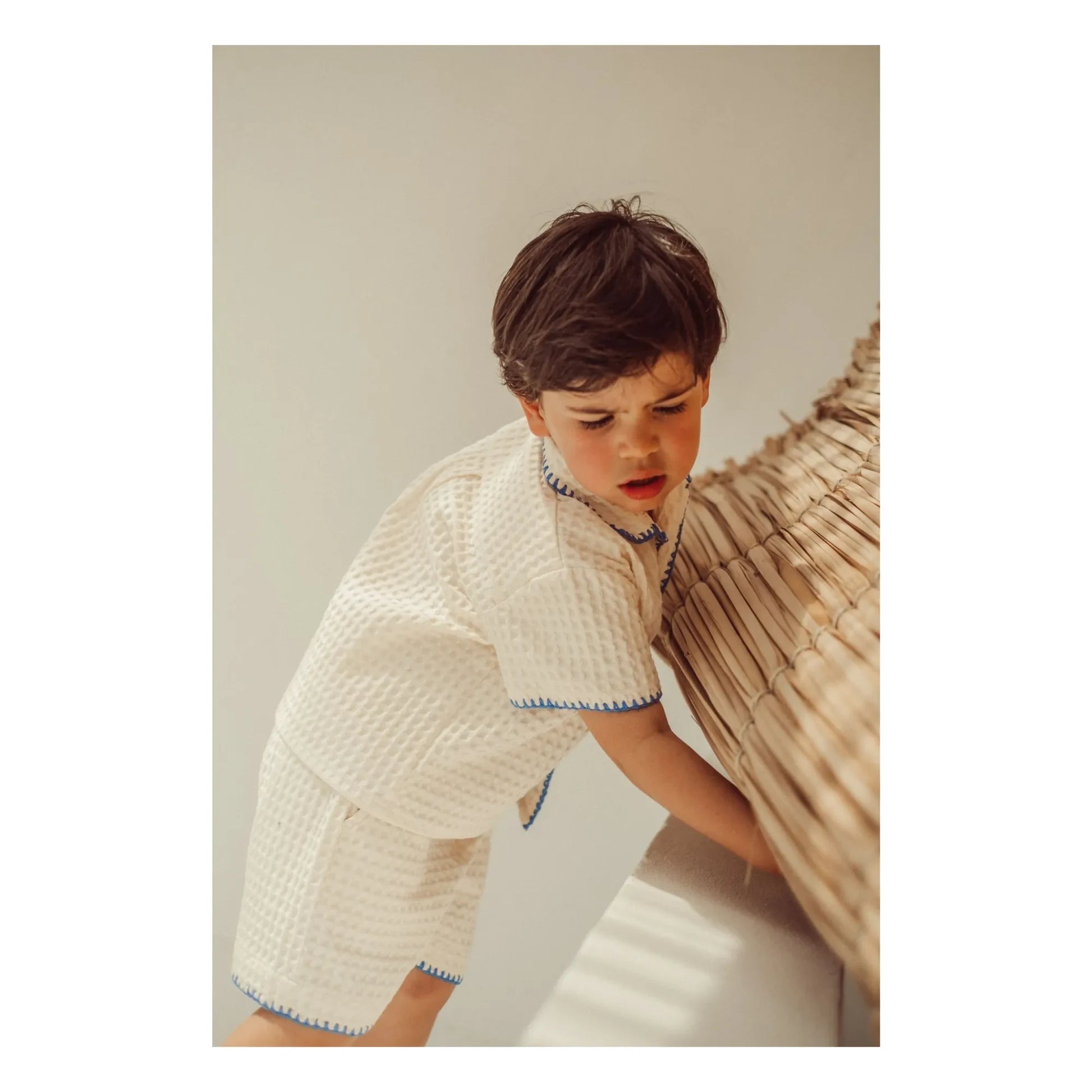 THE LiTTLE POETS - Short Álvaro Gauffré | Ecru