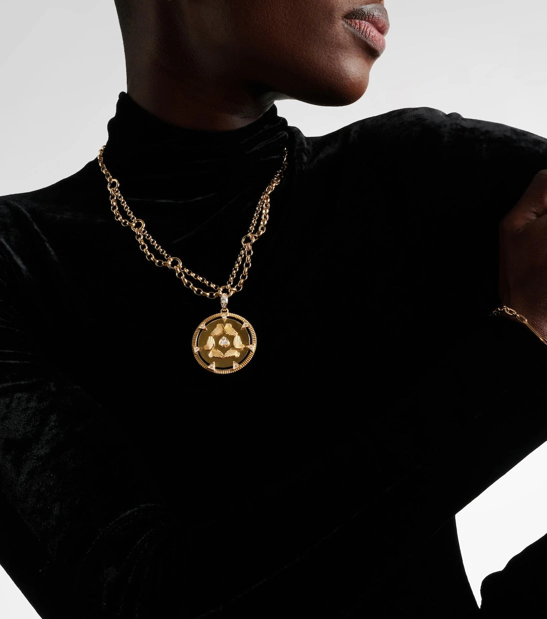 FoundRae - Reverie Oversized 18k gold pendant with diamonds
