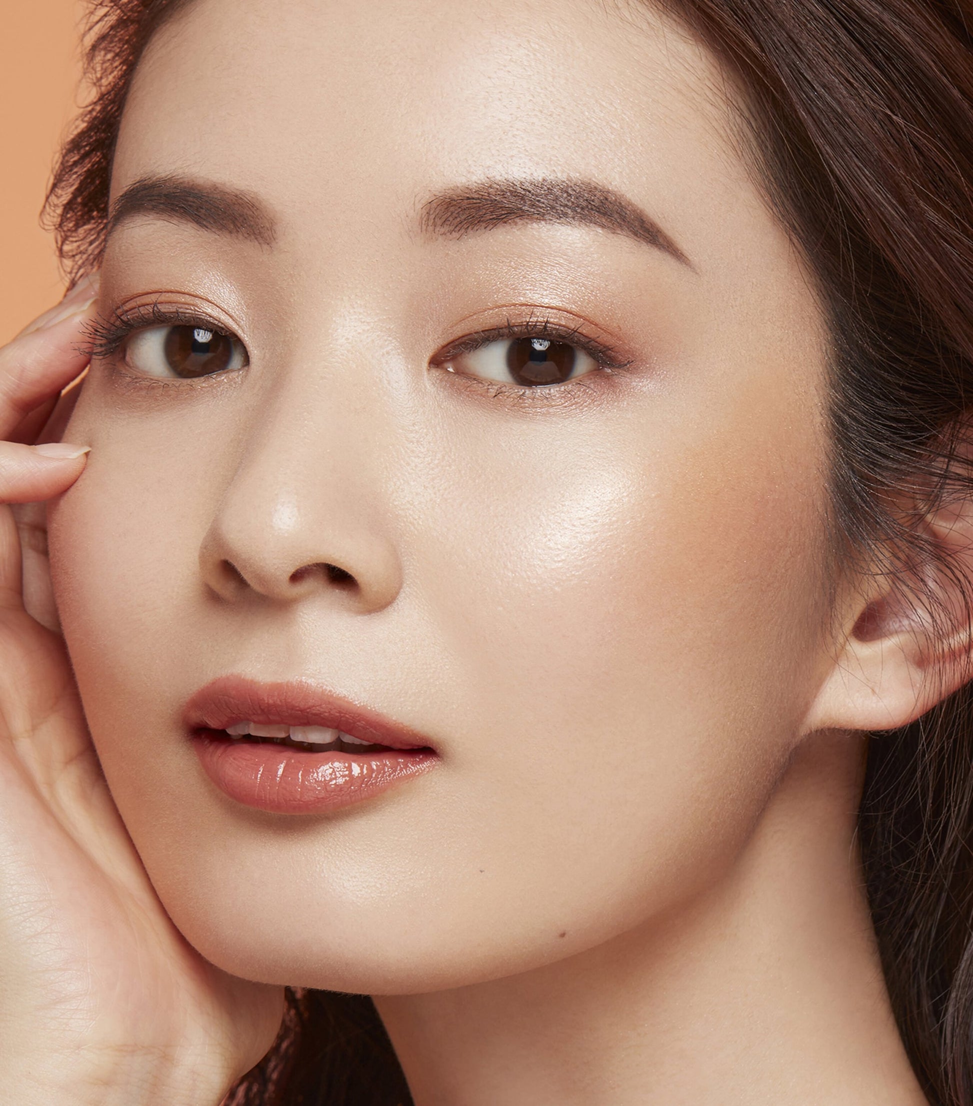 Clé de Peau Beauté The Luminizing Face Enhancer