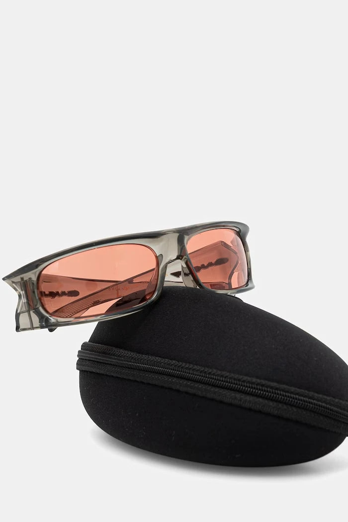 Oakley güneş gözlüğü