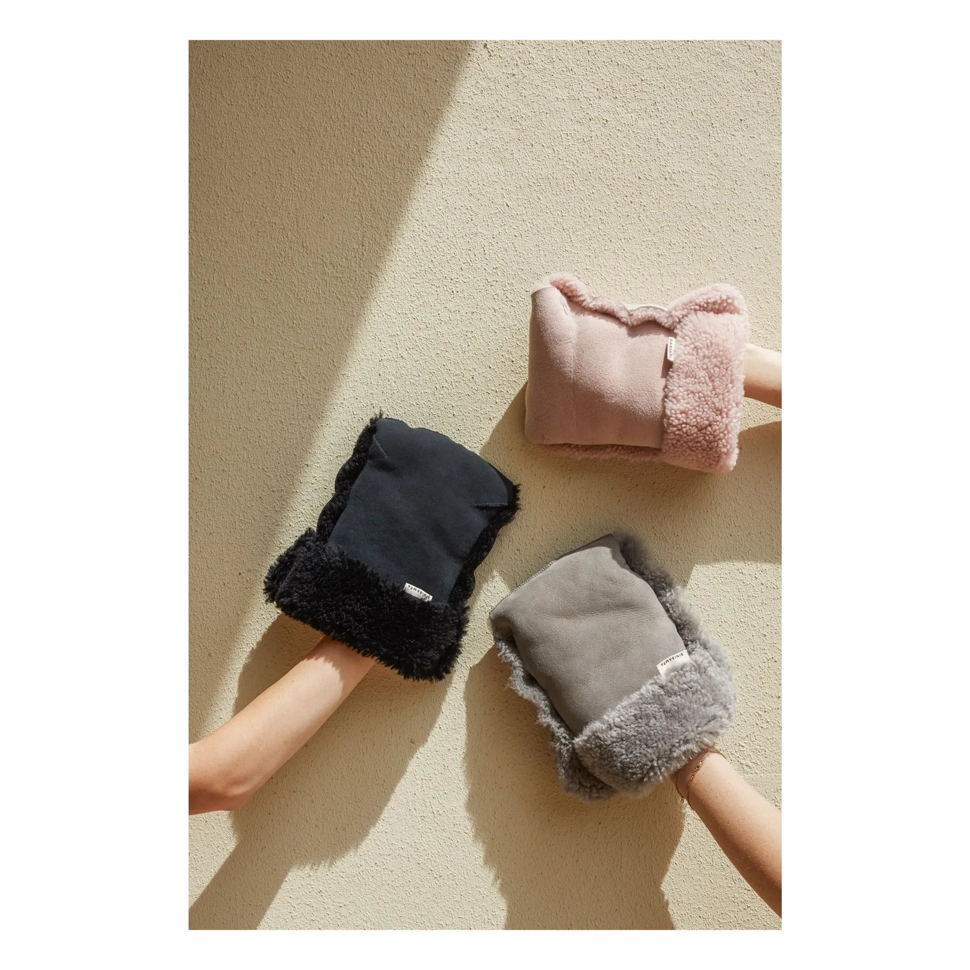 BINIBAMBA - Lambskin stroller mittens | Pink