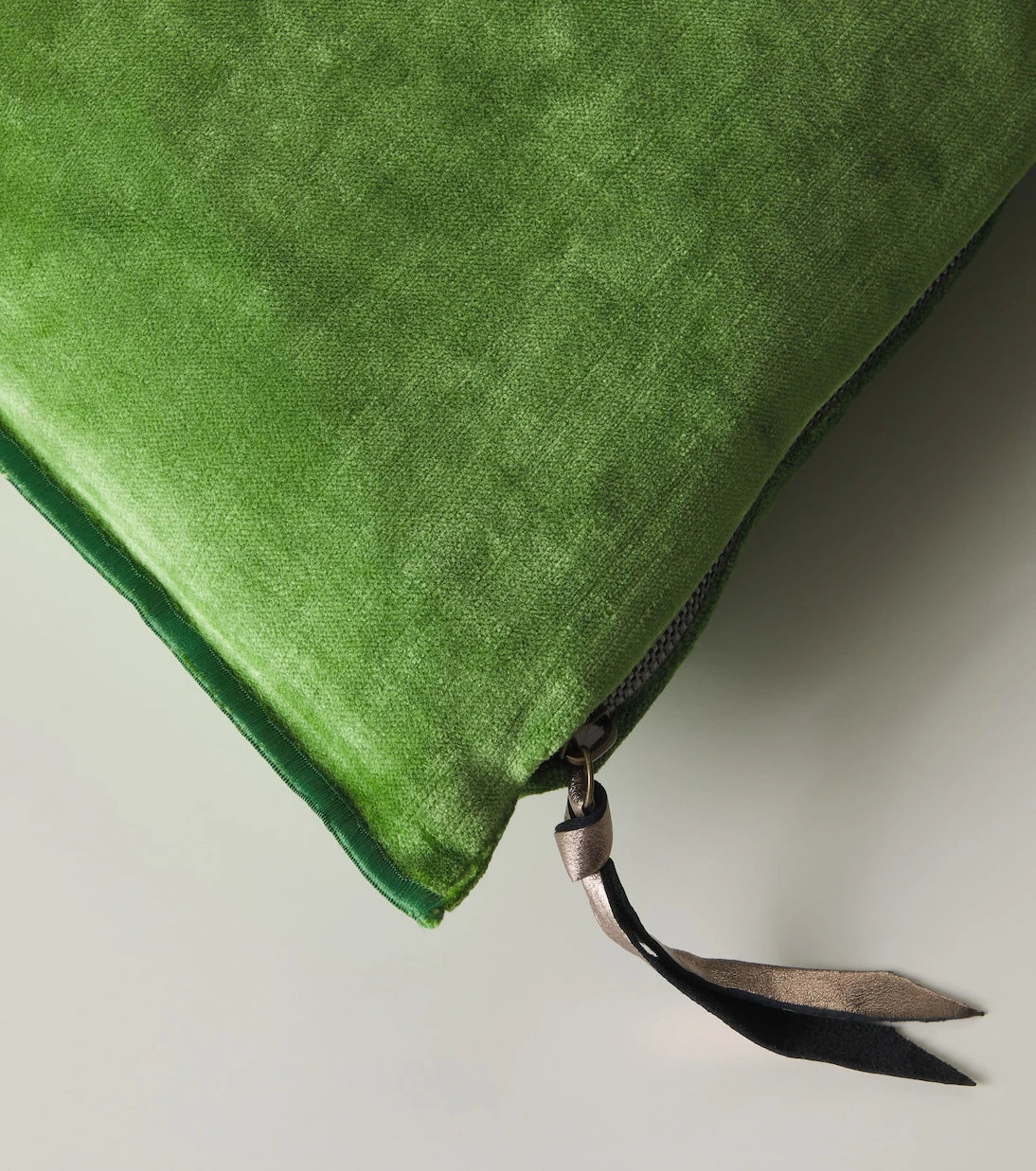 Maison de Vacances - Leather-trimmed cushion