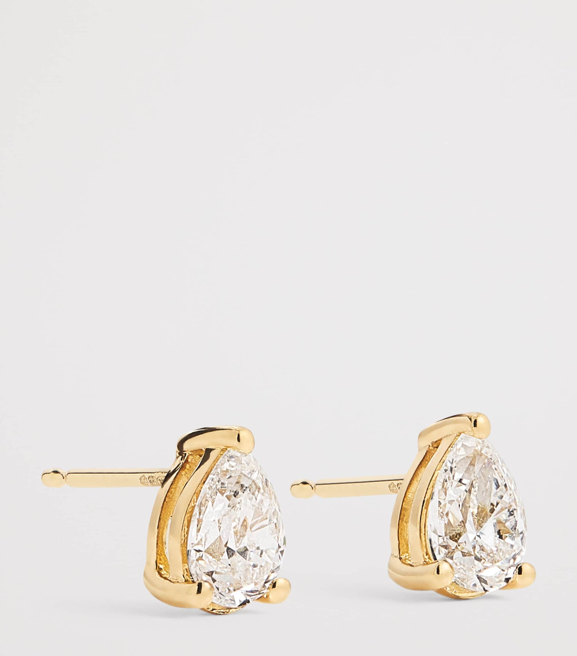Yellow Gold and Diamond Pear Stud Earrings (1.00ctw)