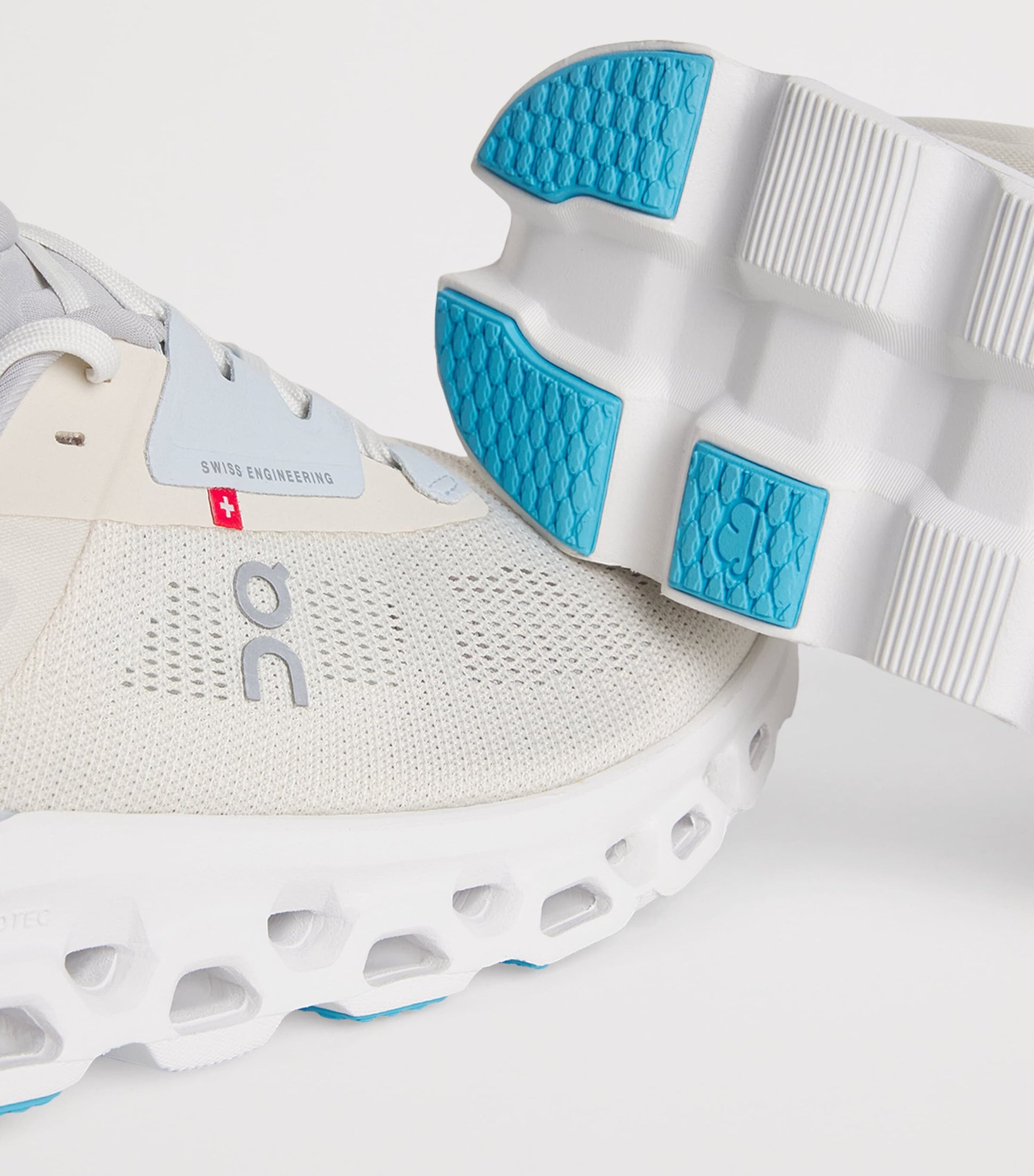 Multi Cloudstratus 3 Trainers