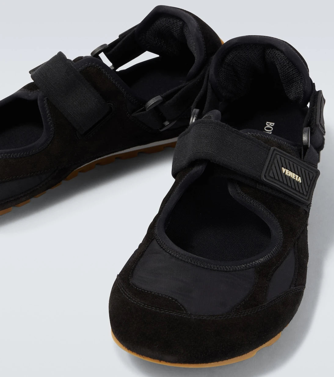 Bottega Veneta - حذاء رياضي Orbit Flash مزين بالجلد السويدي