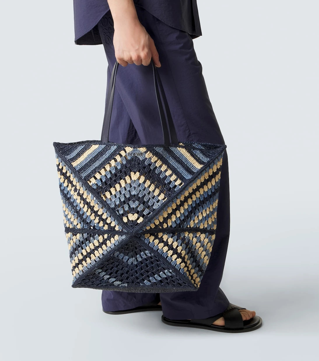 Loewe - حقيبة توت باولا إيبيزا بازل فولد XL