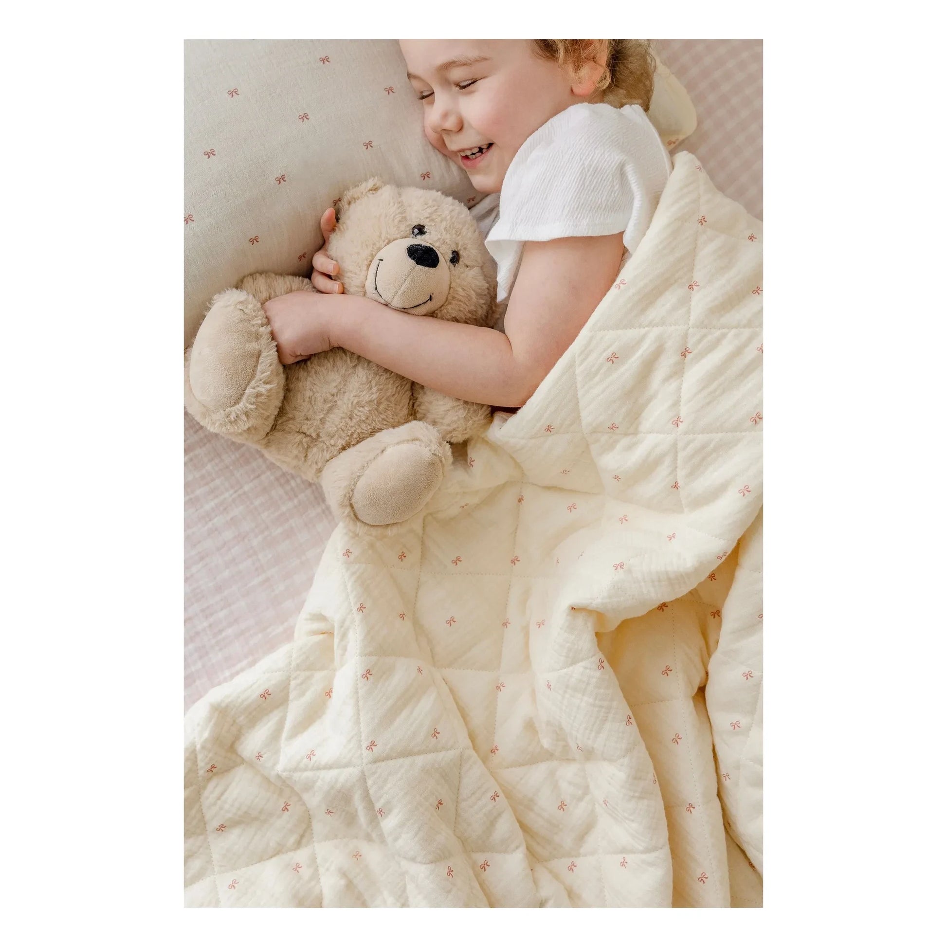 Soft Spot - Ribbon quilted blanket in organic cotton | Ecru