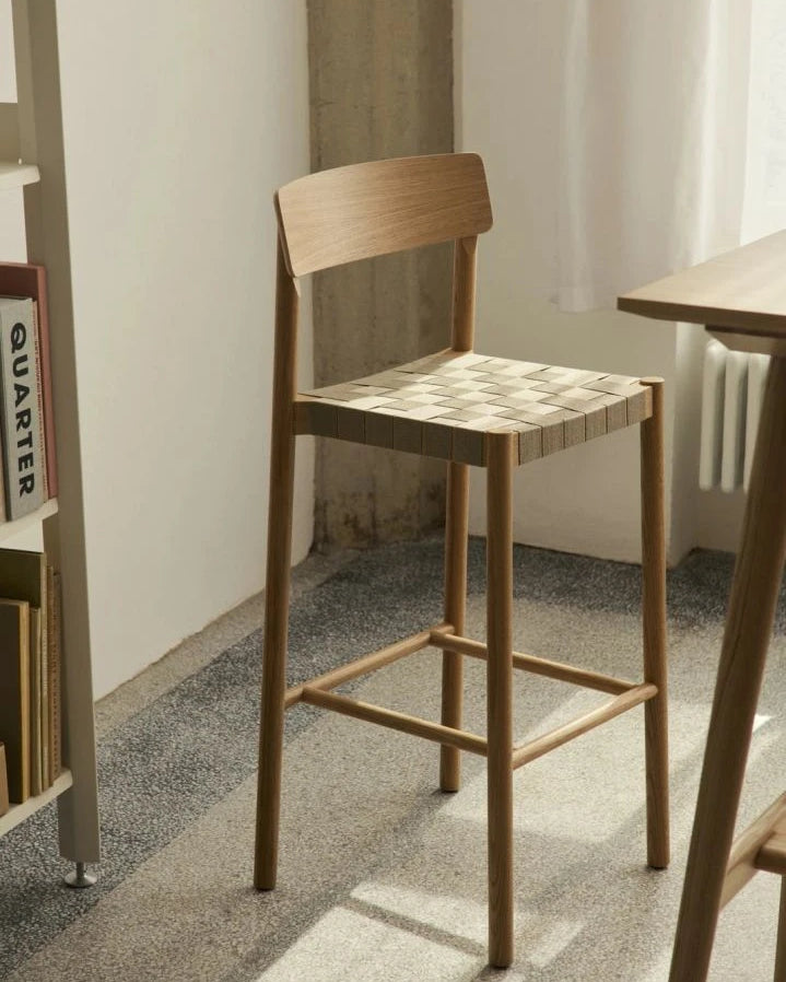 & Tradition - Betty TK15 oak natural webbing bar stool 75 cm | Oak