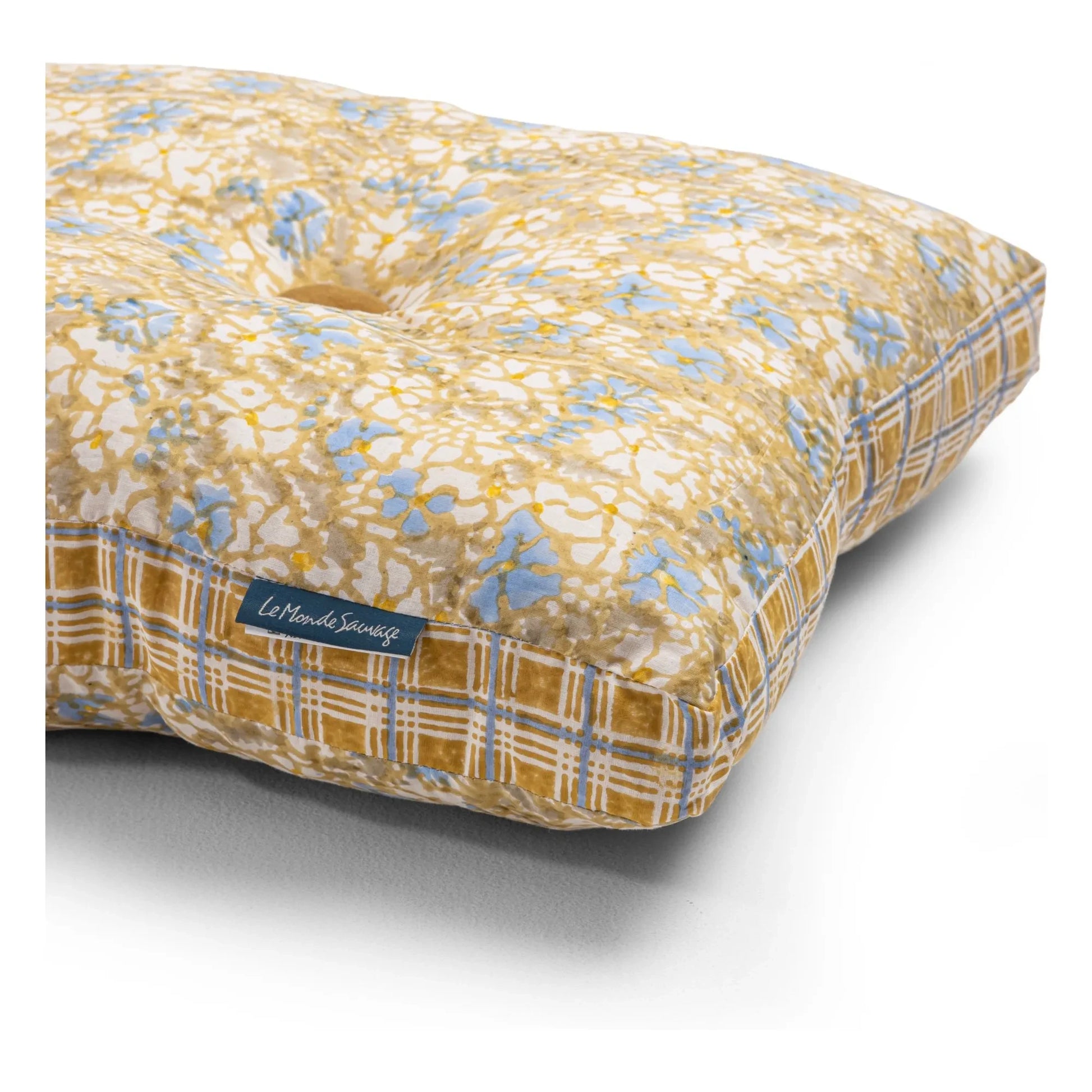 Le Monde Sauvage - Boréal Florence cushion | Yellow