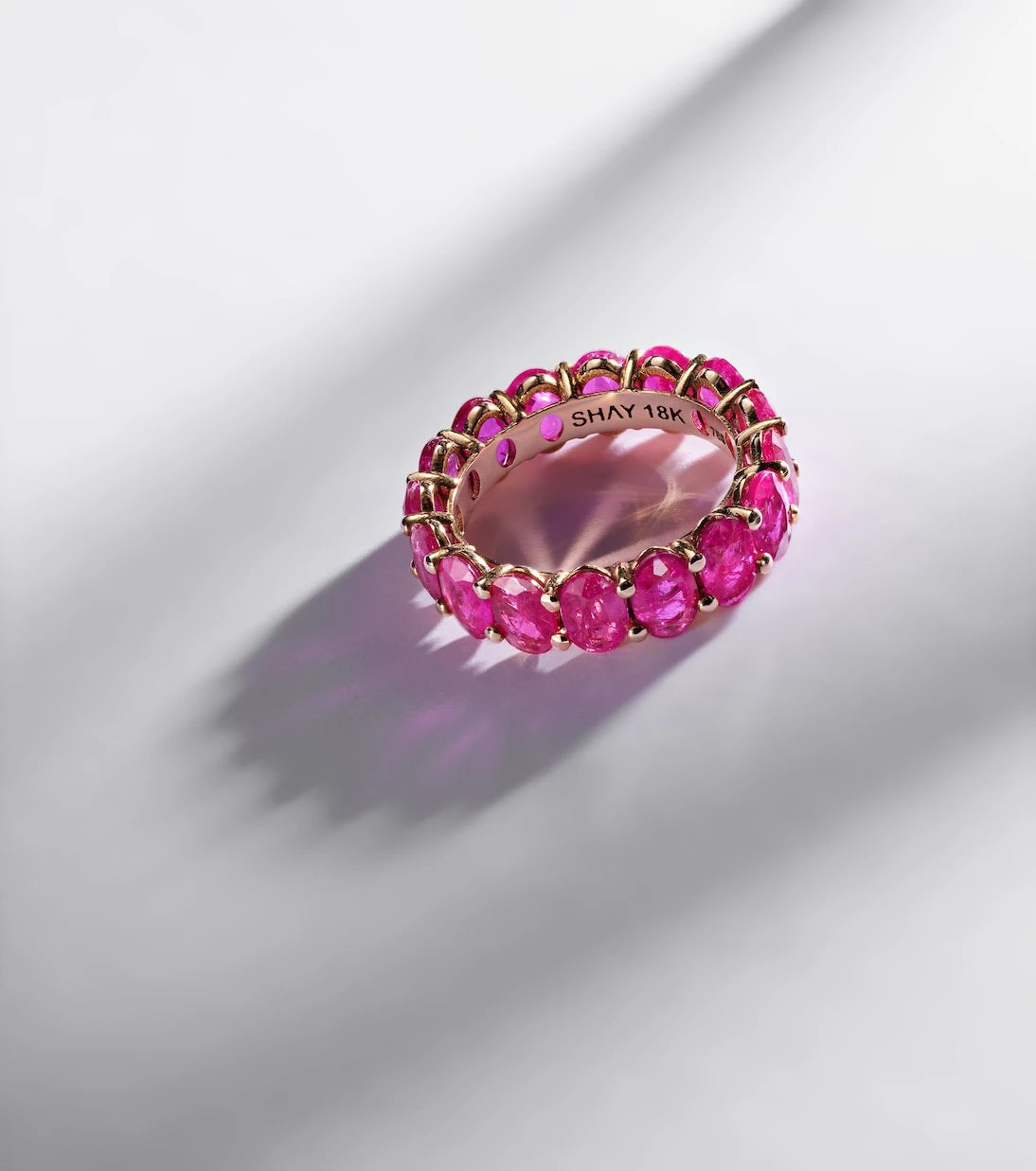 Shay Jewelry - 18kt gold eternity ring with rubies
