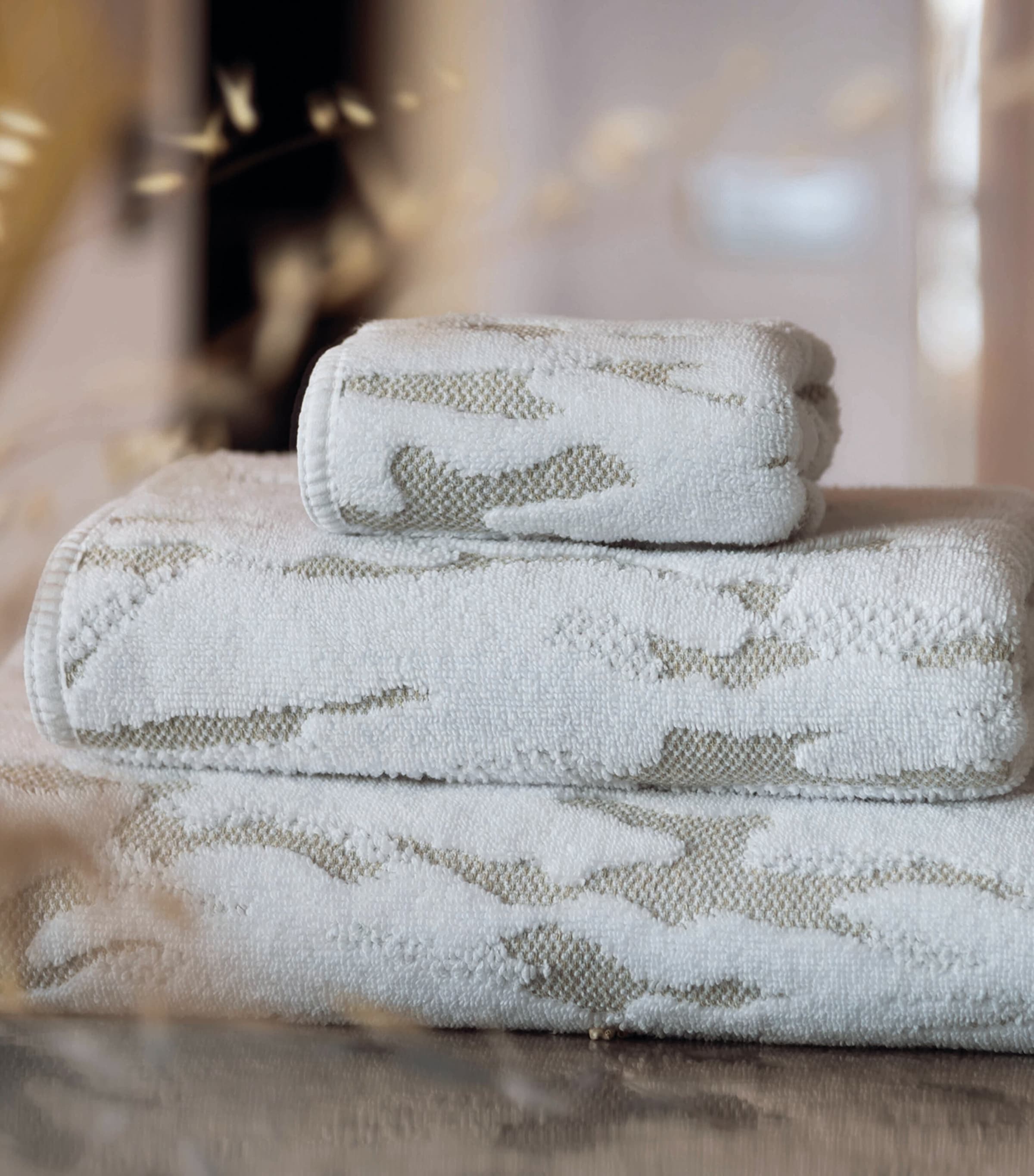 Stratus Bath Towel (70cm x 140cm)