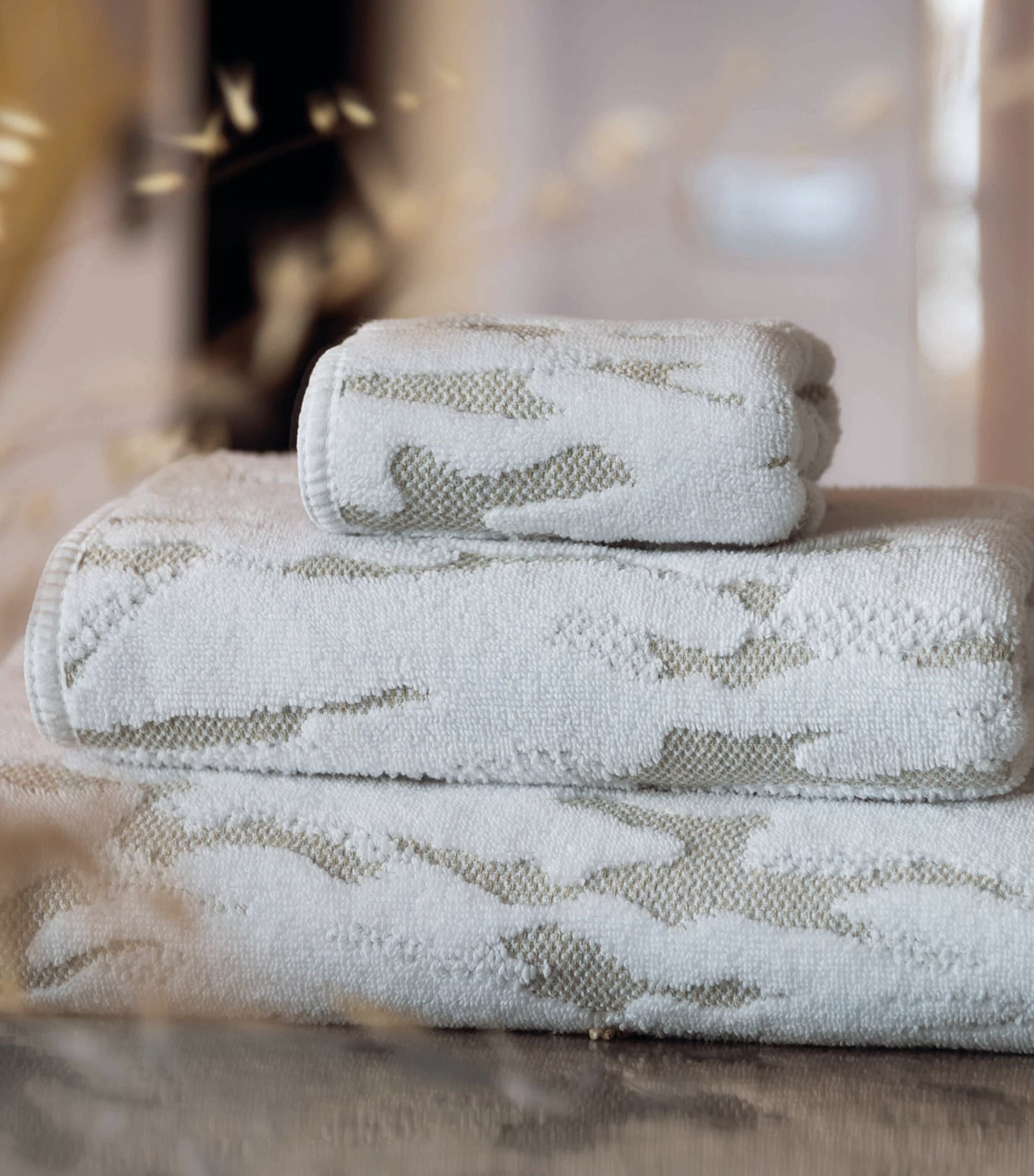 Stratus Bath Towel (70cm x 140cm)