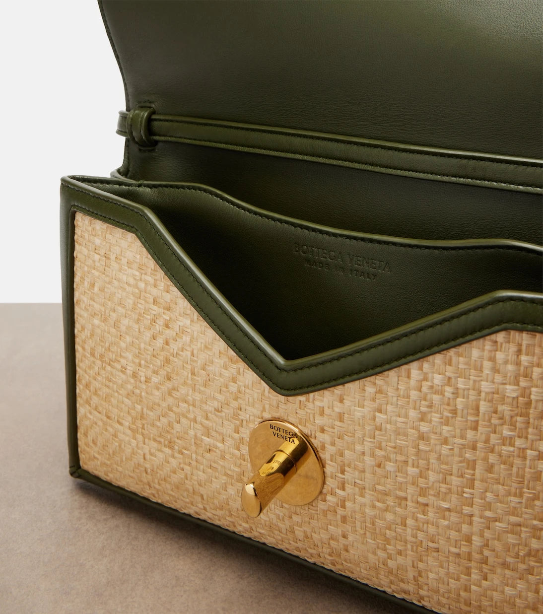 Bottega Veneta - Knot Lock Medium raffia top-handle bag