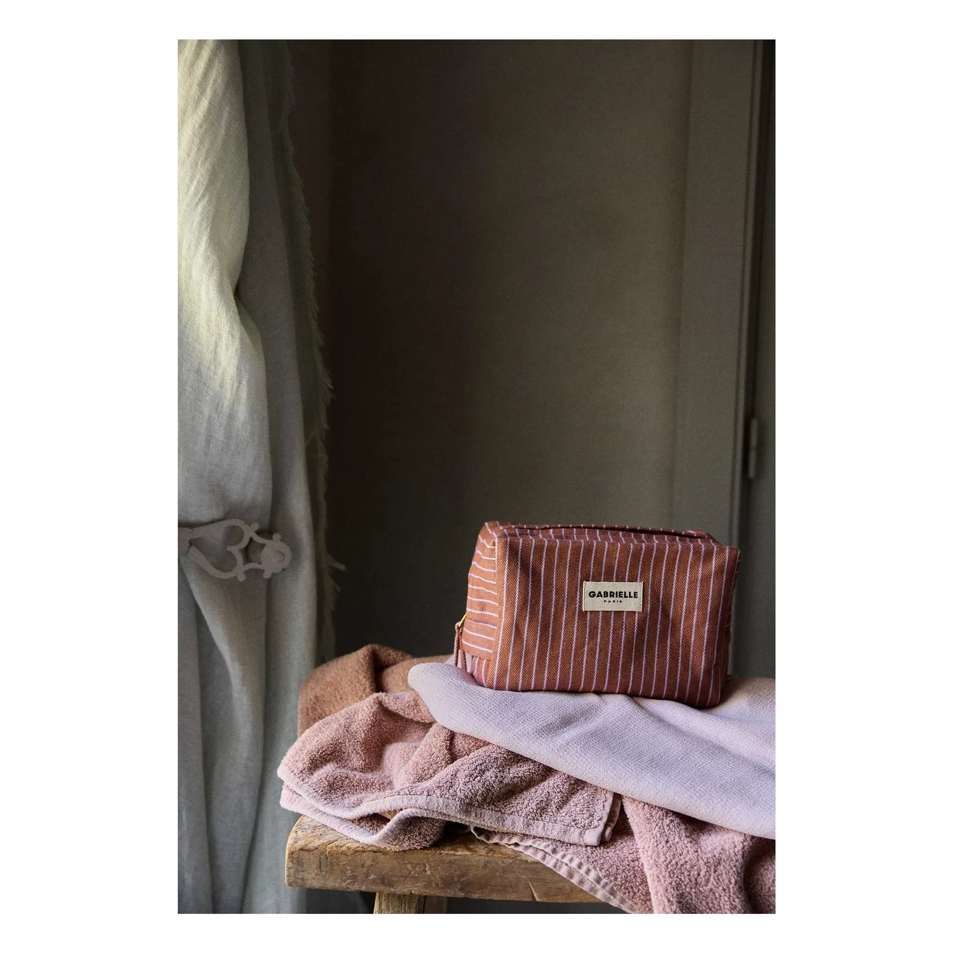 Gabrielle Paris - Lilac striped toiletry bag  | Pink