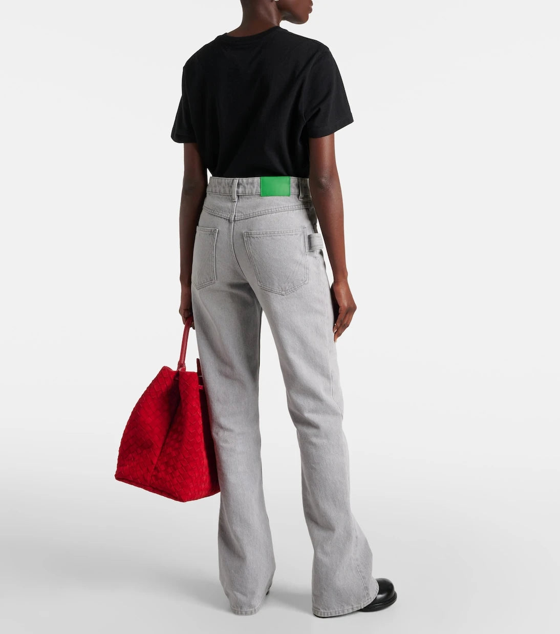 Bottega Veneta - جينز واسع بقصّة عالية الخصر