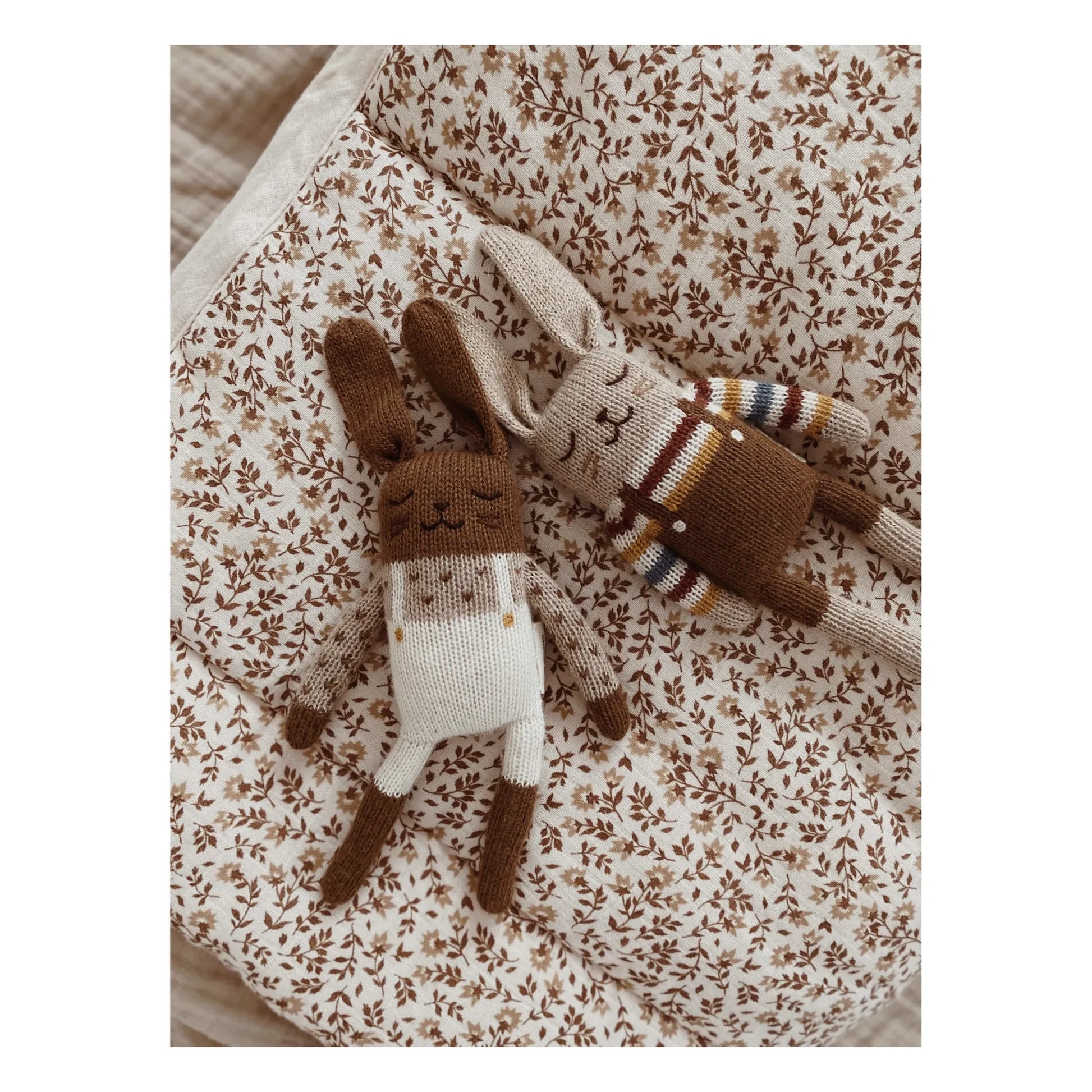 Main Sauvage - Doudou Lapin Salopette