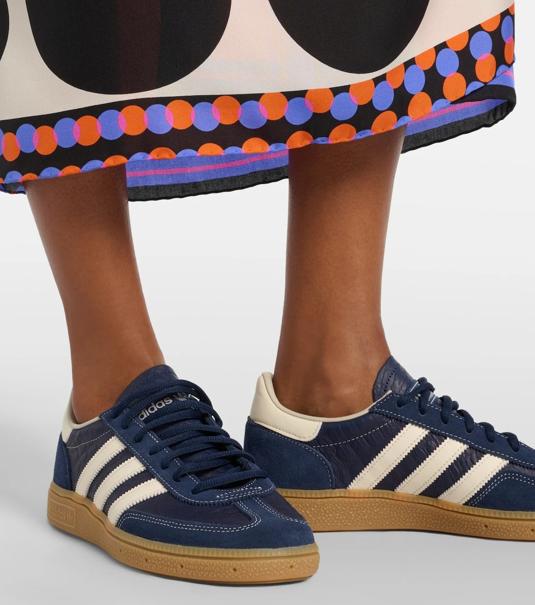 Adidas - أحذية سنيكرز Handball Spezial من الجلد بنمط جلد التمساح
