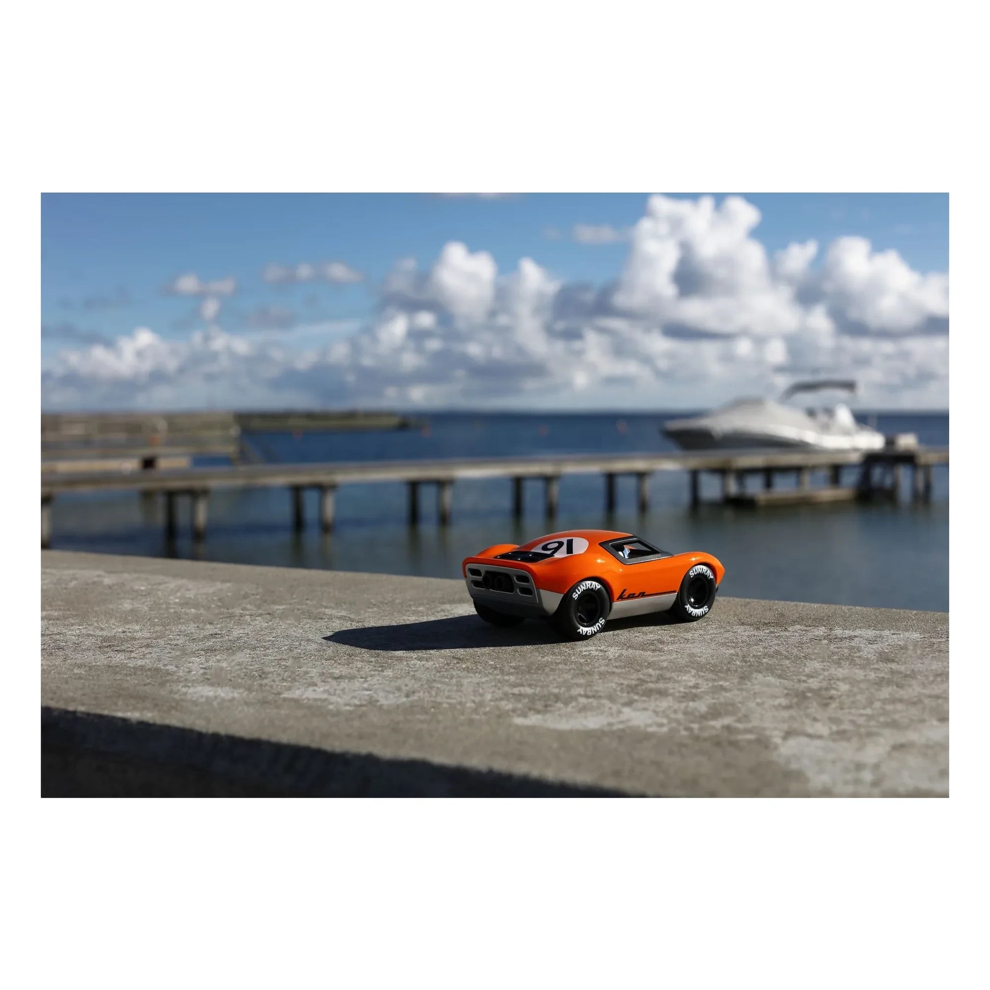Playforever - Ken Gibson car | Orange