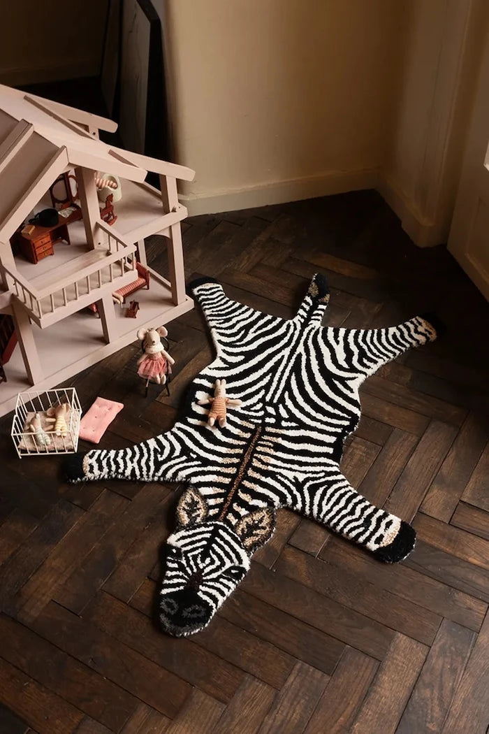 Вълнен килим Doing Goods Stripey Zebra 102 x 67 cm