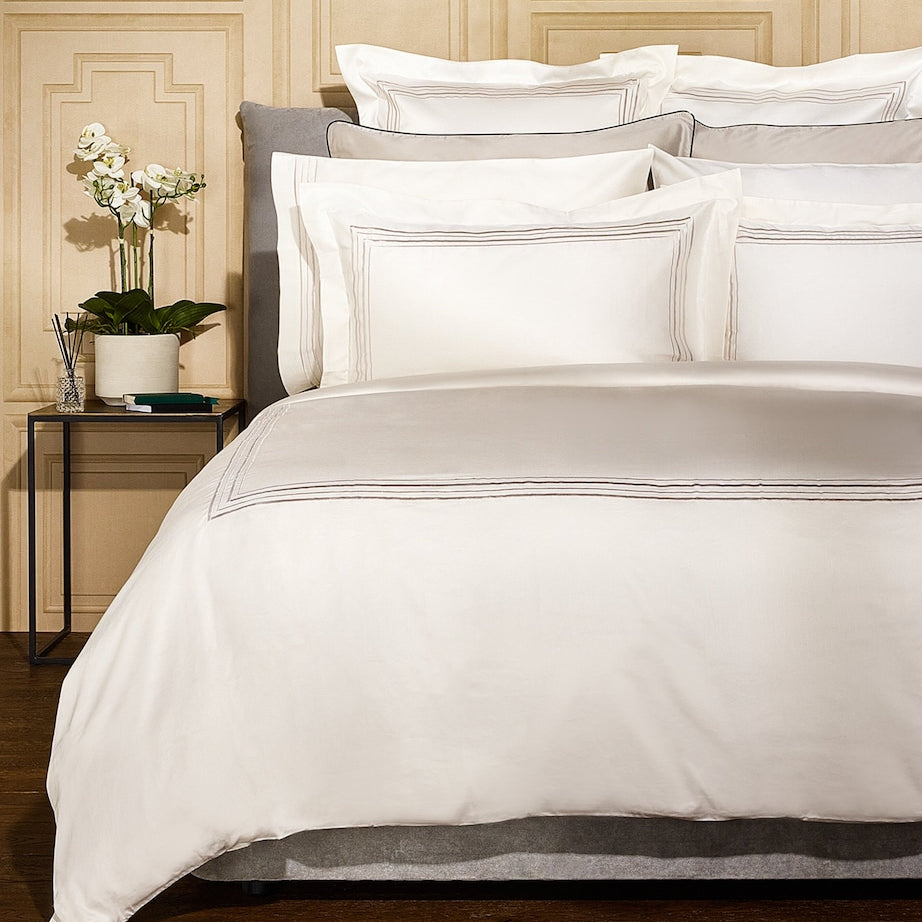 Mayfair King Duvet Cover and Pillowcase Set (230cm x 220cm)