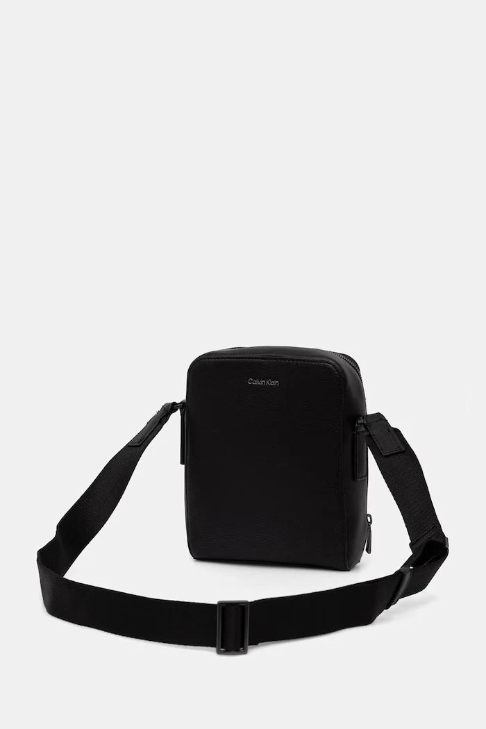 Calvin Klein чанта за рамо мъжка от имитация на кожа