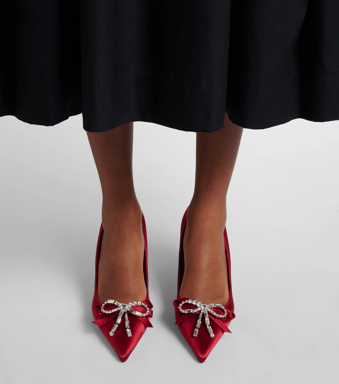 Jimmy Choo - حذاء أوريا 70 ستان مزين بالكعب العالي
