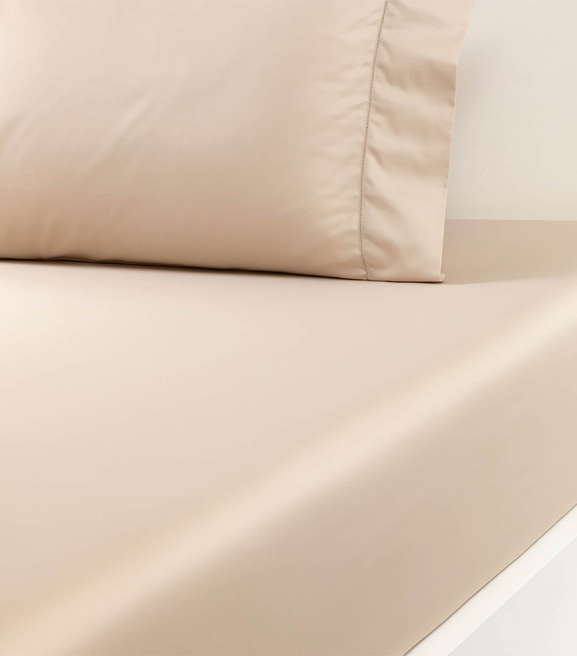 Ralph Lauren Home Supima Cotton Sateen Langdon Super King Fitted Sheet (180cm x 200cm)